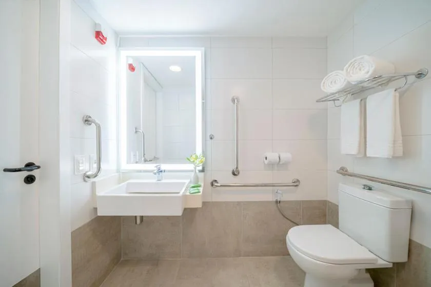 Quadruple Room - Disability Access in Beach Park Resort - Suites