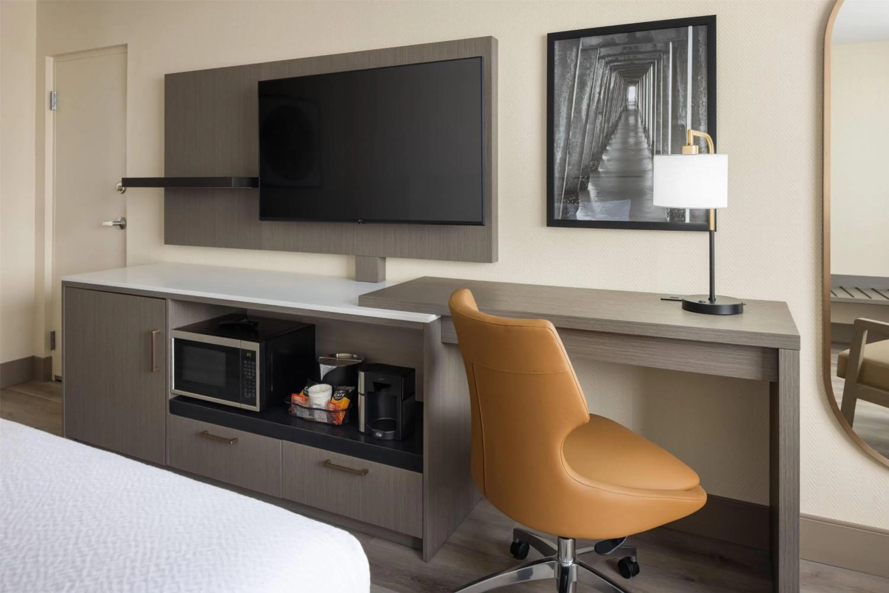 Deluxe King Room with Lake View - High Floor Newly Renovated (NO RESORT FEE) in Ramada Plaza by Wyndham Orlando Resort & Suites Intl Drive - Newly Renovated!