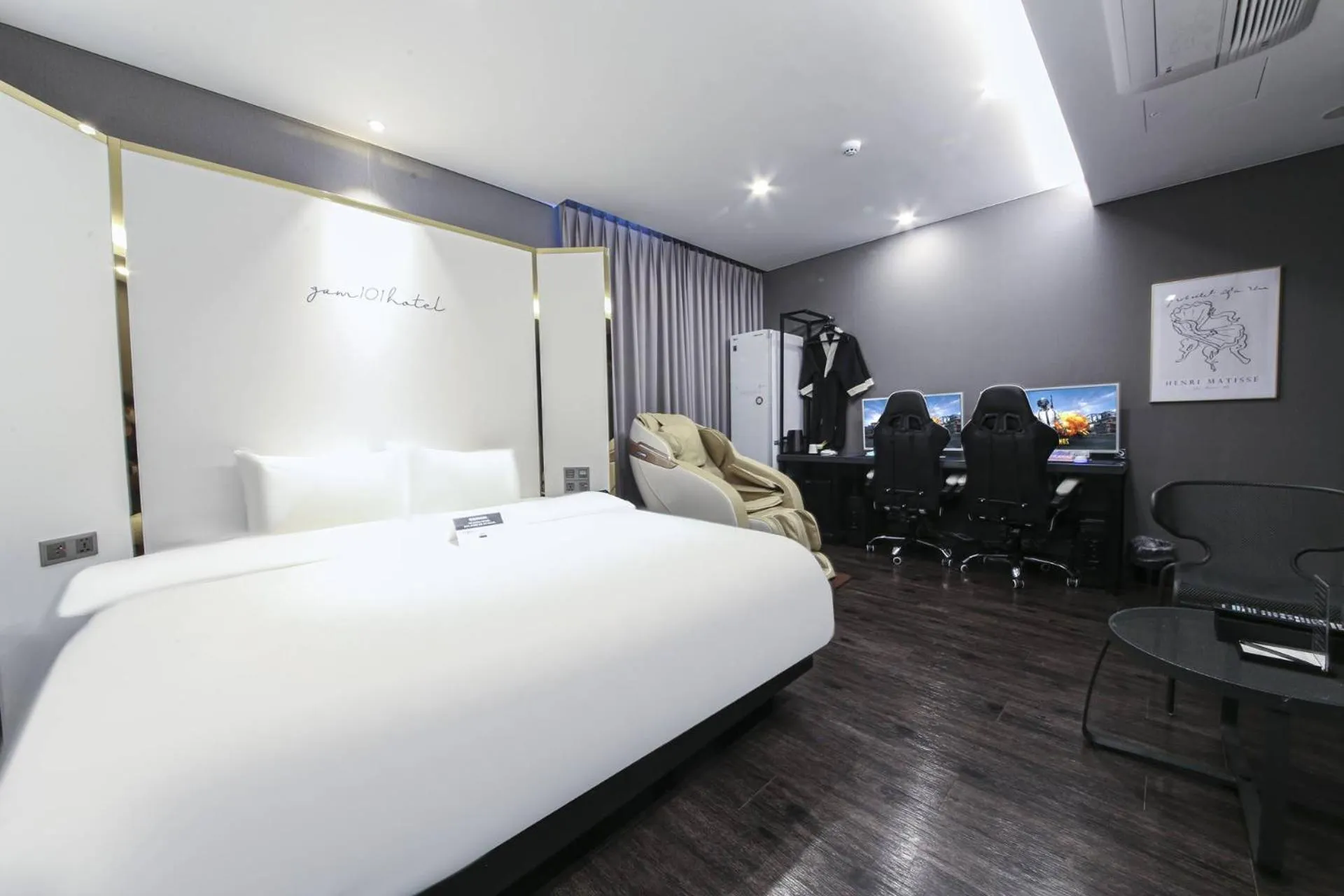 King Room in Zam 101