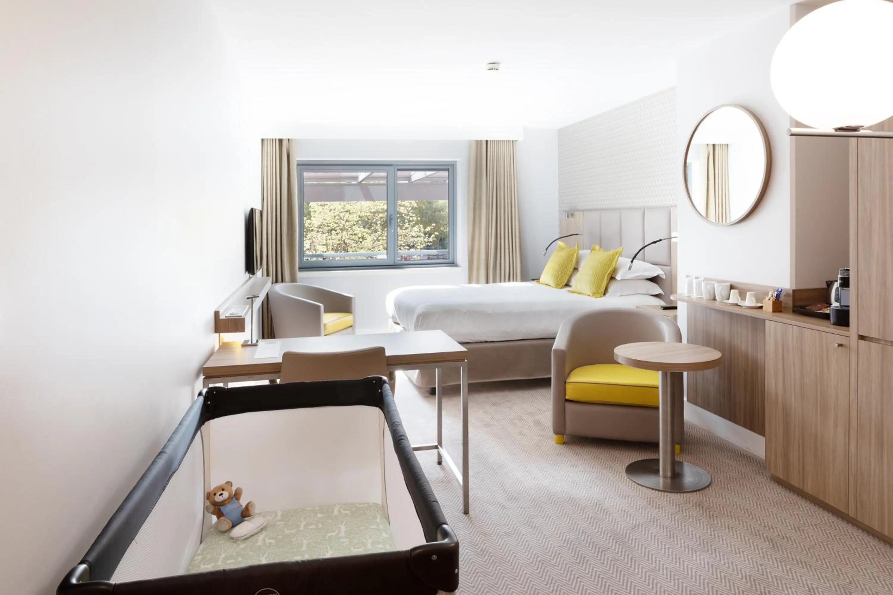 Junior King Suite in Crowne Plaza Lyon - Cité Internationale