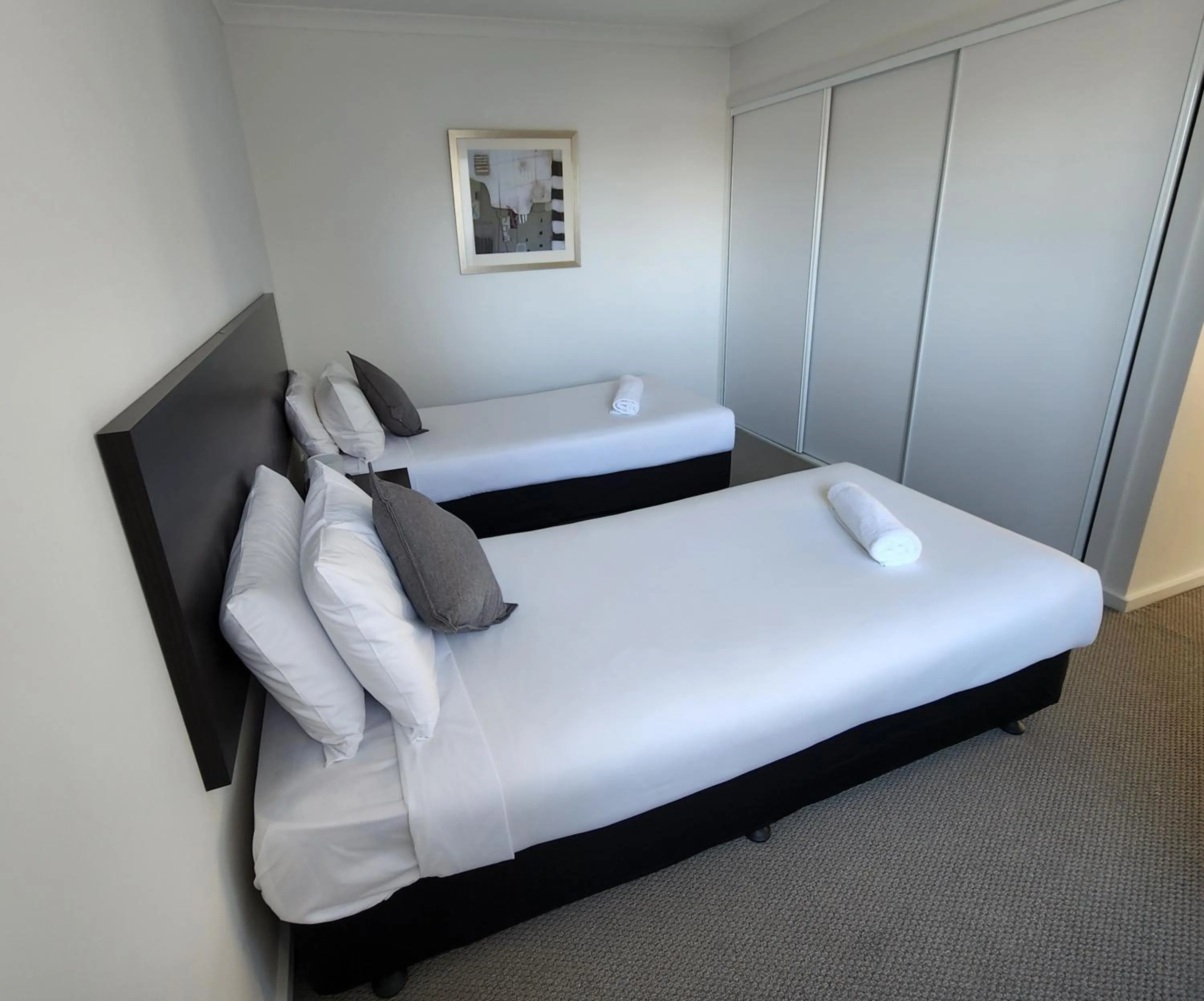 Deluxe Two-Bedroom Apartment in Oceanic on Thompson Apartments