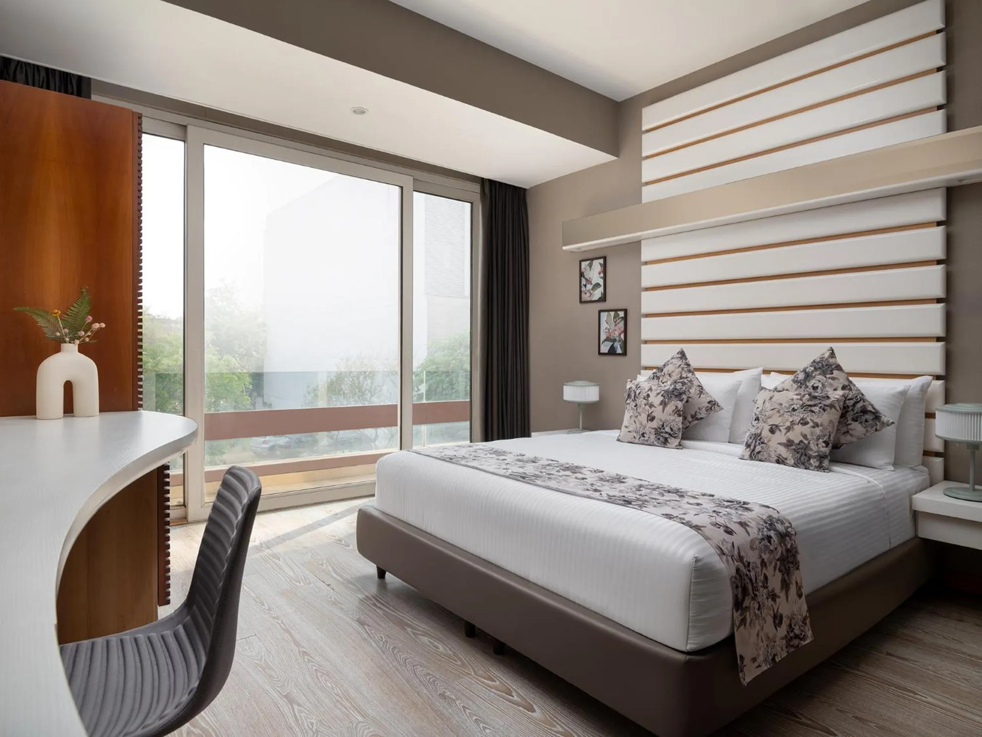 Deluxe Double Room - single occupancy in The Atara Near Golf Course Road