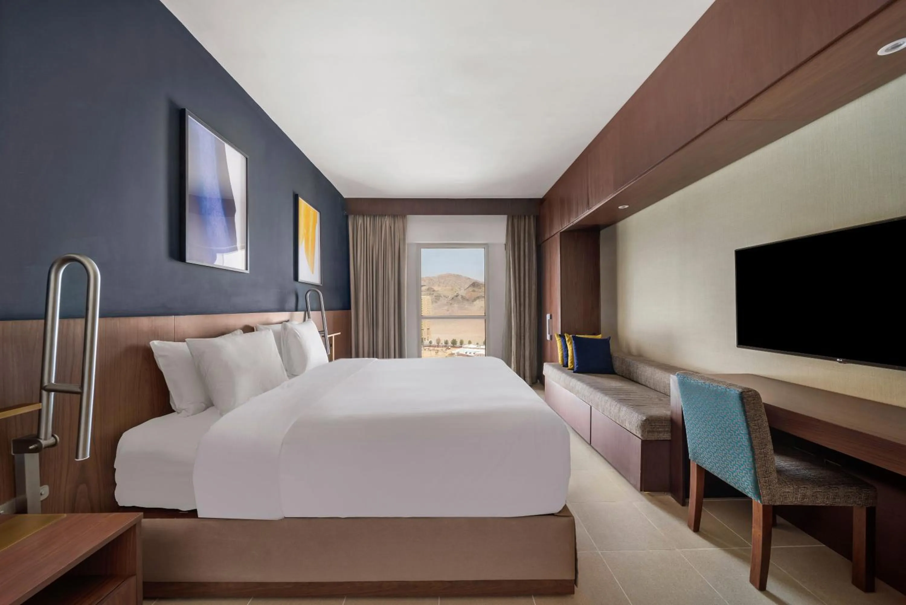 Deluxe King Room - Accessible  in voco Makkah an IHG Hotel