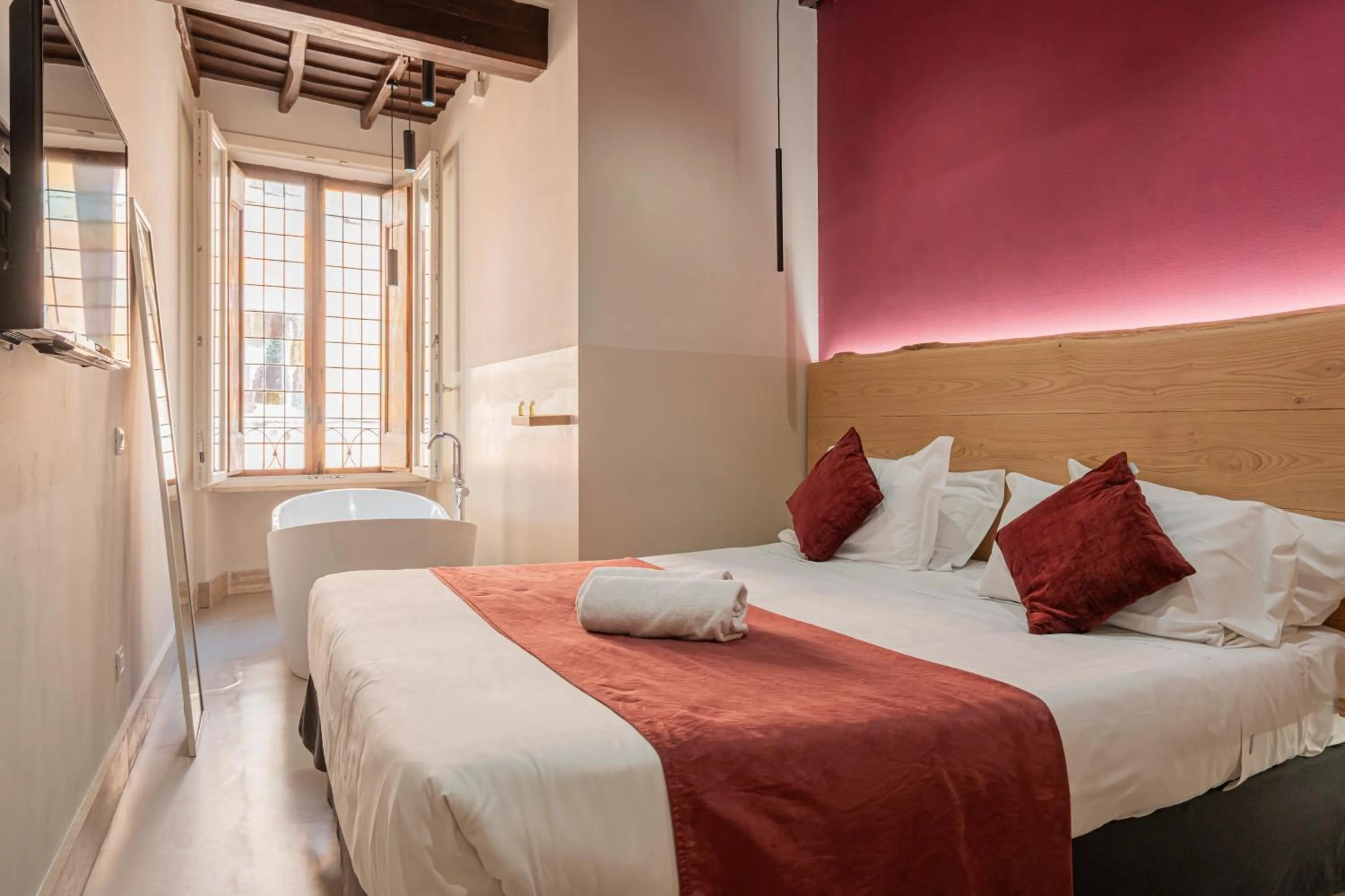 Queen Room with Spa Bath in Campo de' Fiori 34