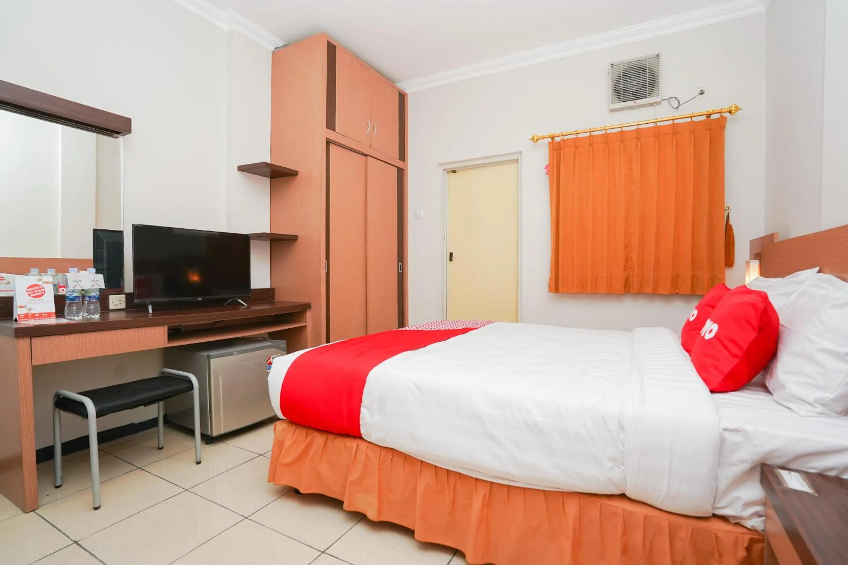 Standard Double Room in Hotel O Graha Marina