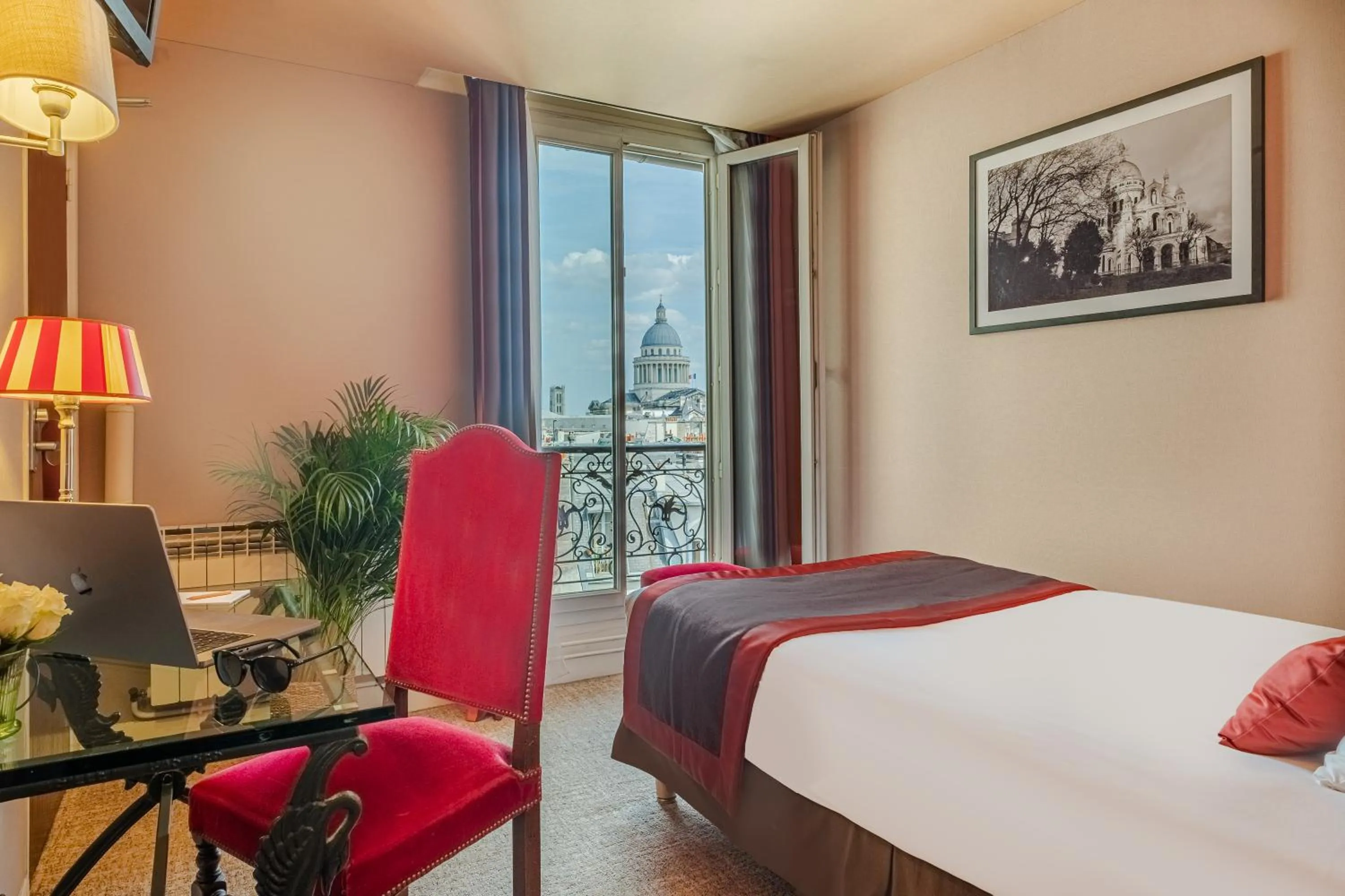 Solo Room in Hotel Trianon Rive Gauche