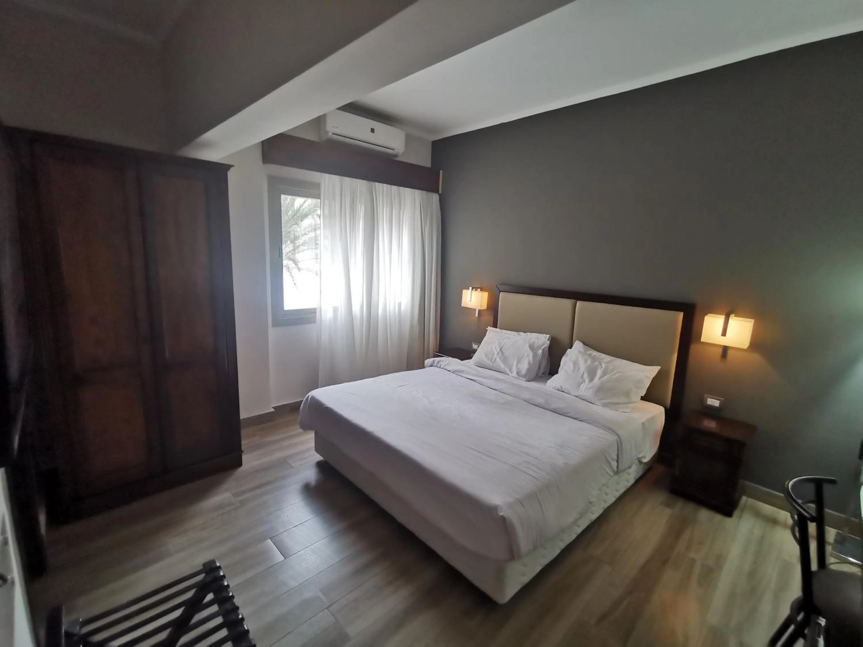 Standard King Room in Green Plaza Inn '''Business &Families Only'''