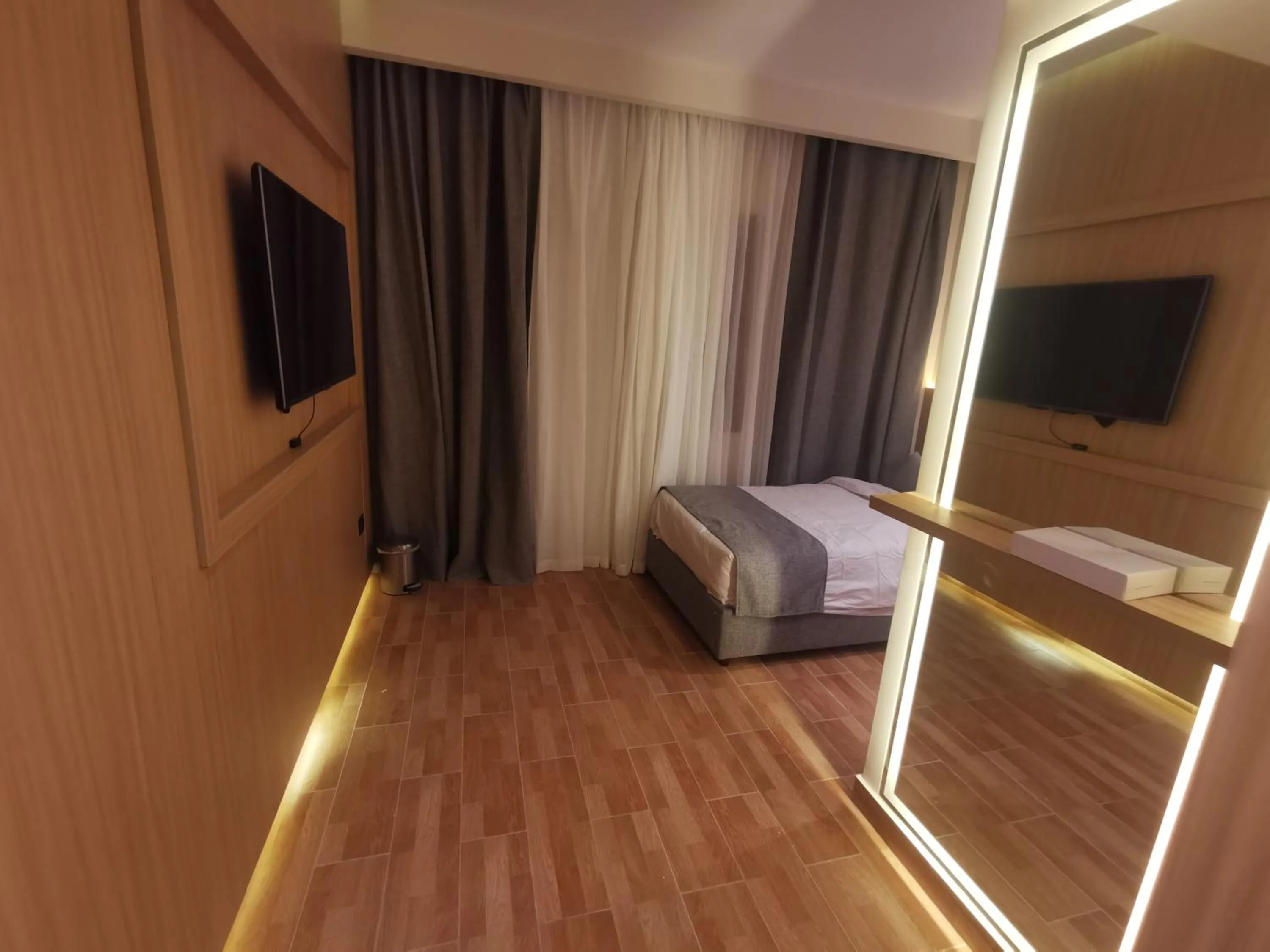 Deluxe Single Room - single occupancy in Green Plaza Inn '''Business &Families Only'''