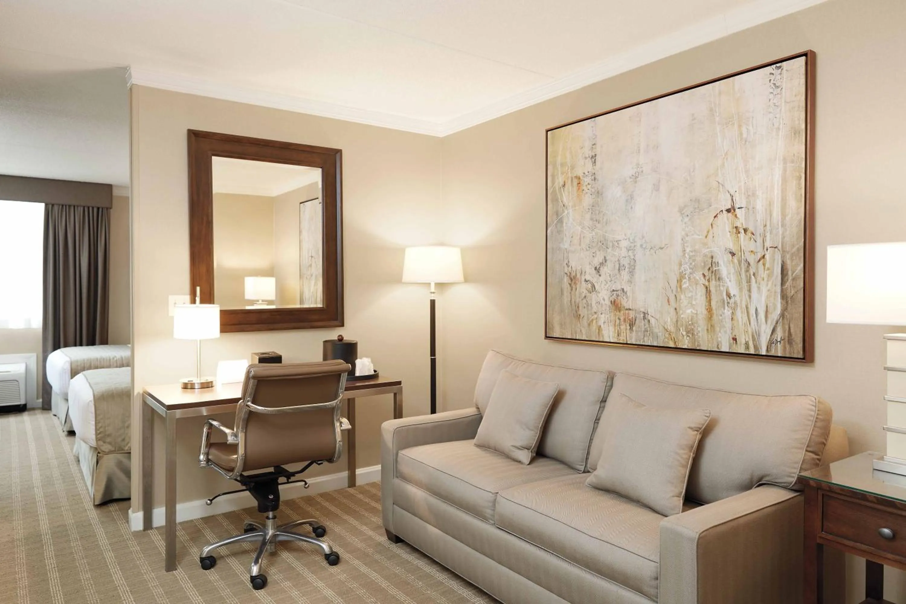 Double Suites Non-Smoking in Ethan Allen Hotel