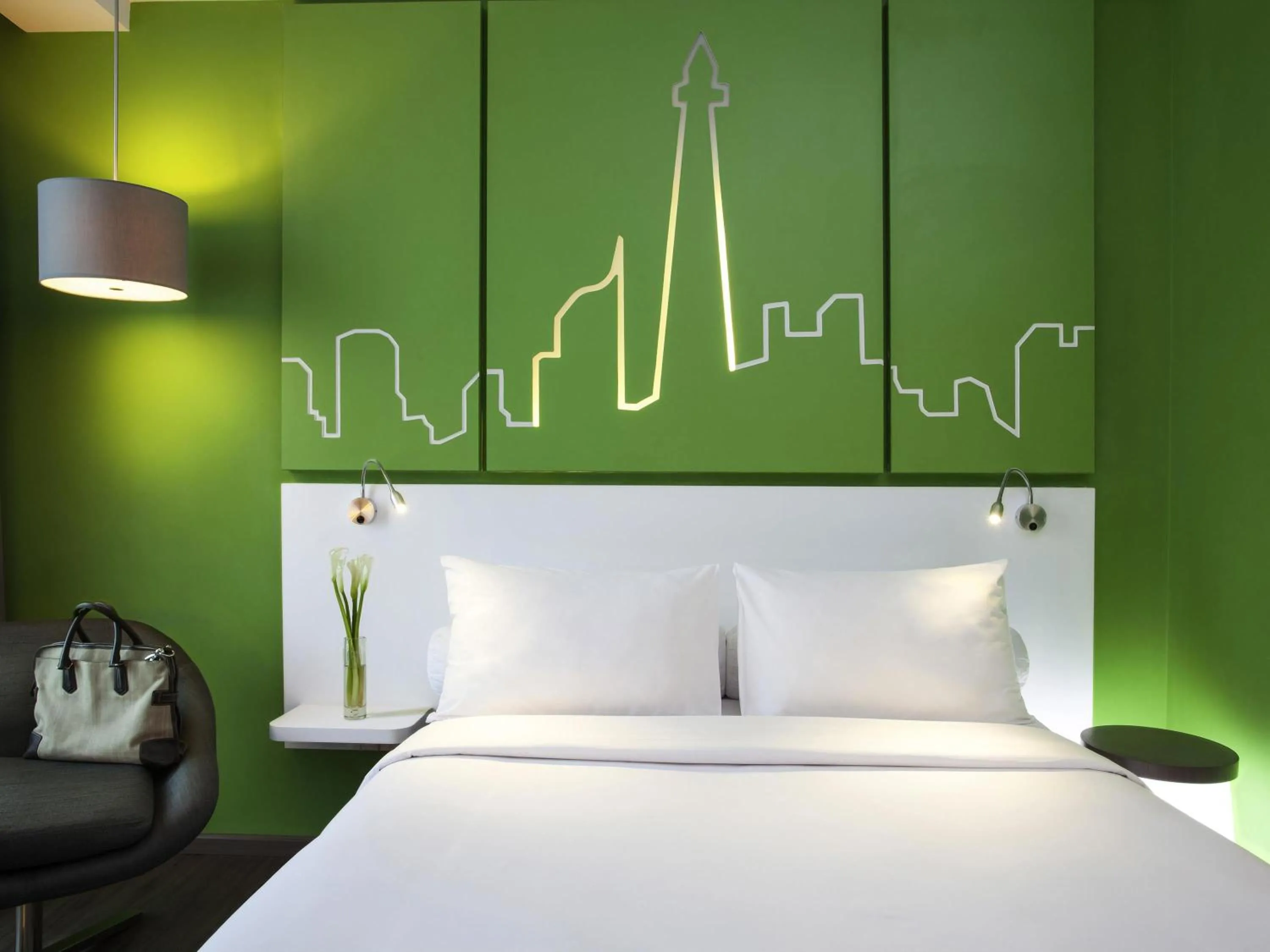 Deluxe Double Room in All Seasons Jakarta Thamrin