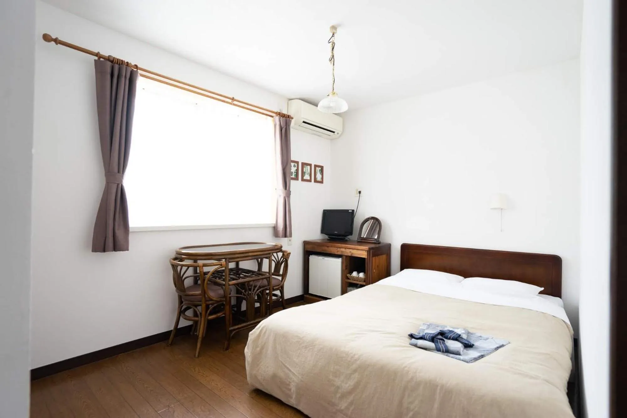Small Double Room - single occupancy in Beach Side Inn Shirahama