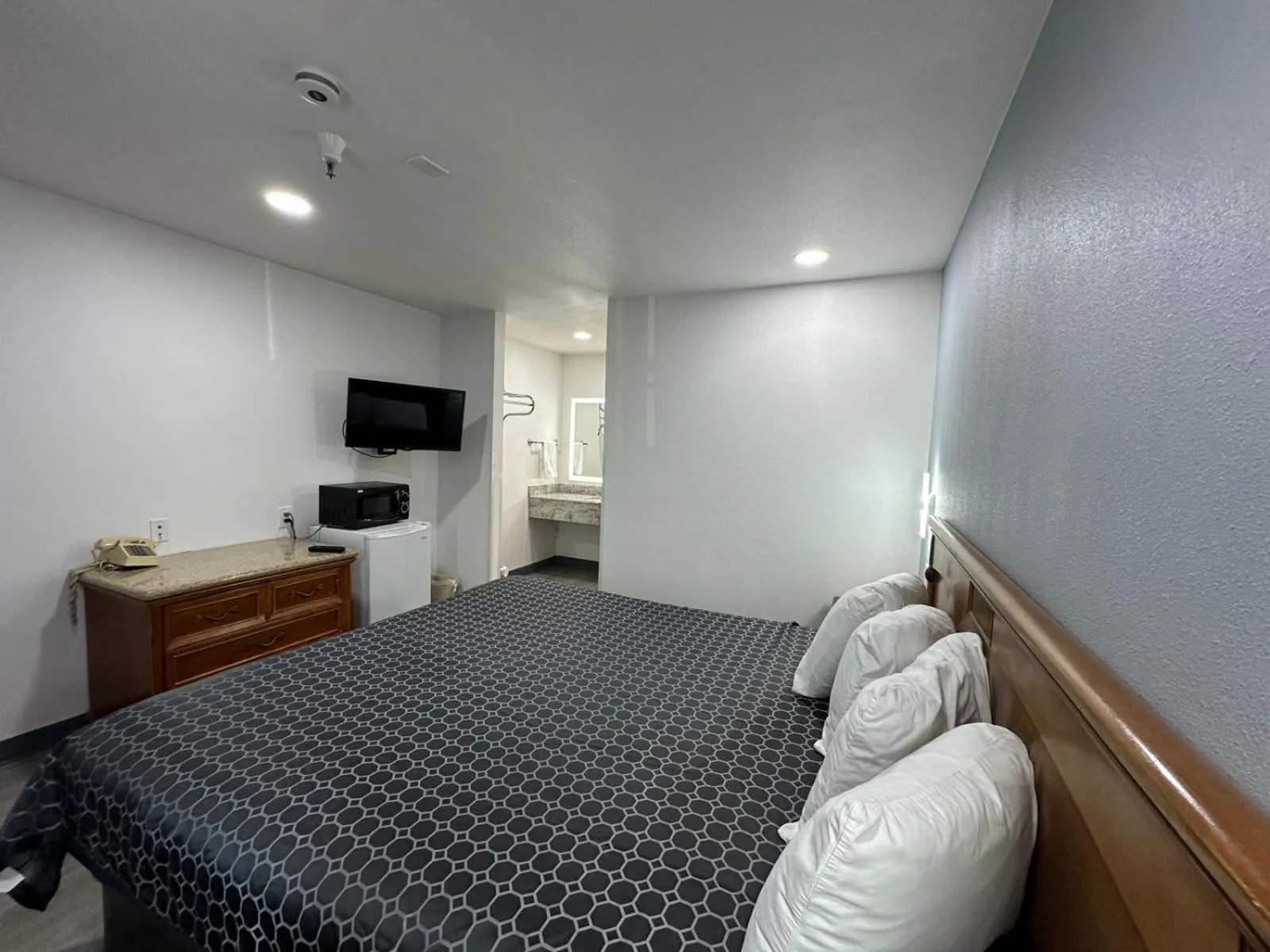 King Room - Non-Smoking in Motel Santa Cruz