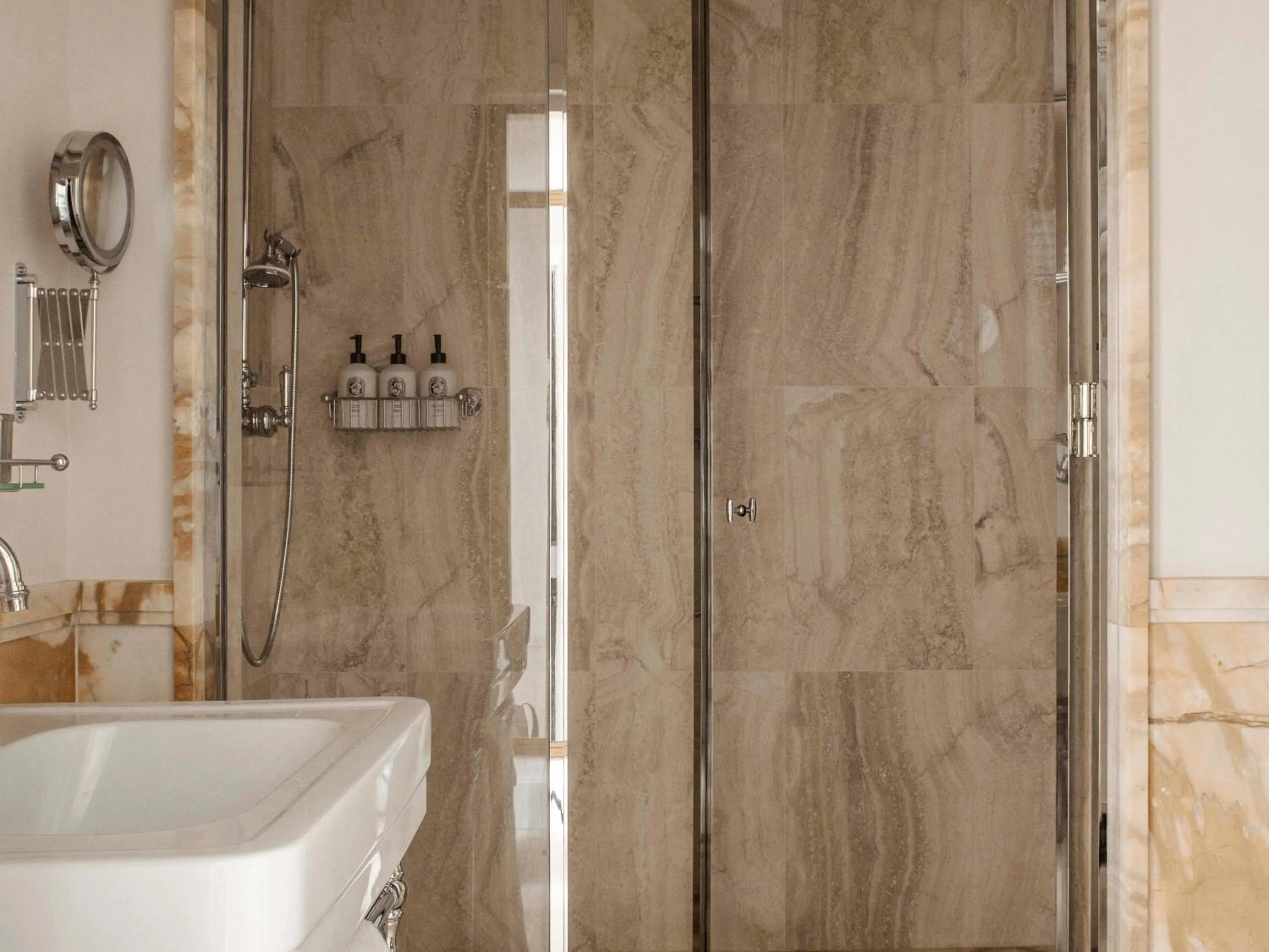 Double Room in Hôtel Balzac Paris & Spa Ikoï