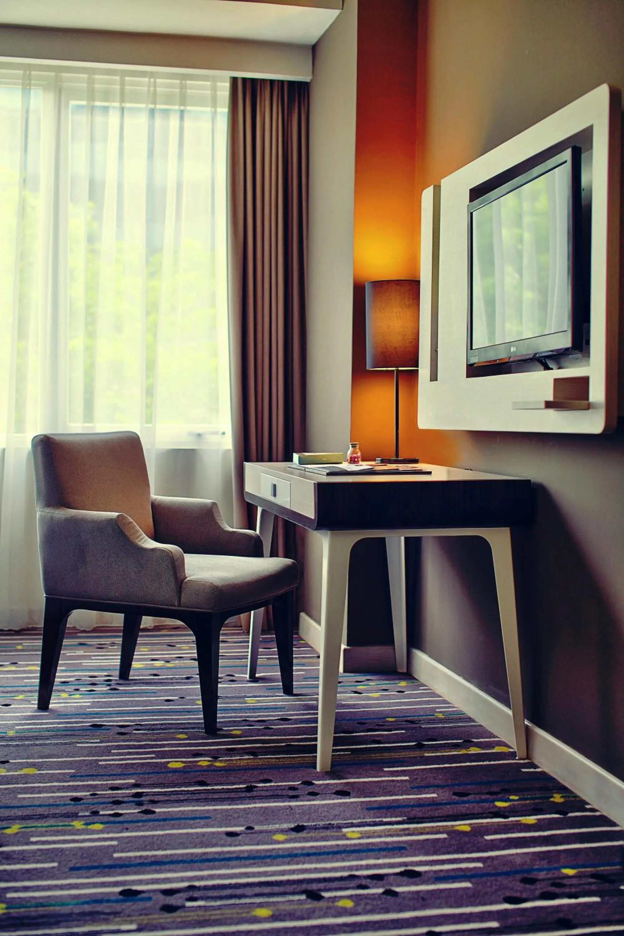 Superior Double Room with Pool View in Mercure Serpong Alam Sutera