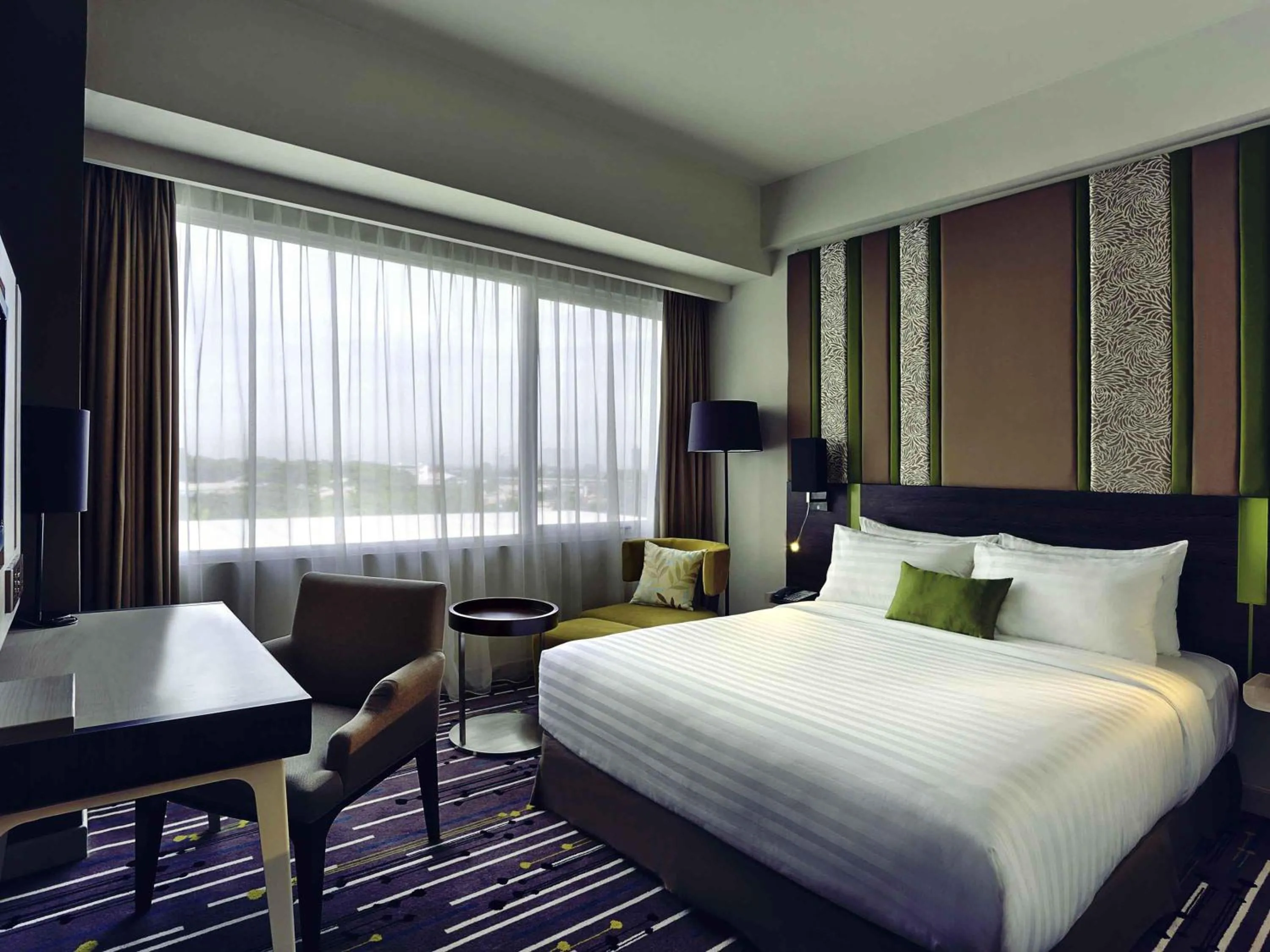 Superior Double Room in Mercure Serpong Alam Sutera