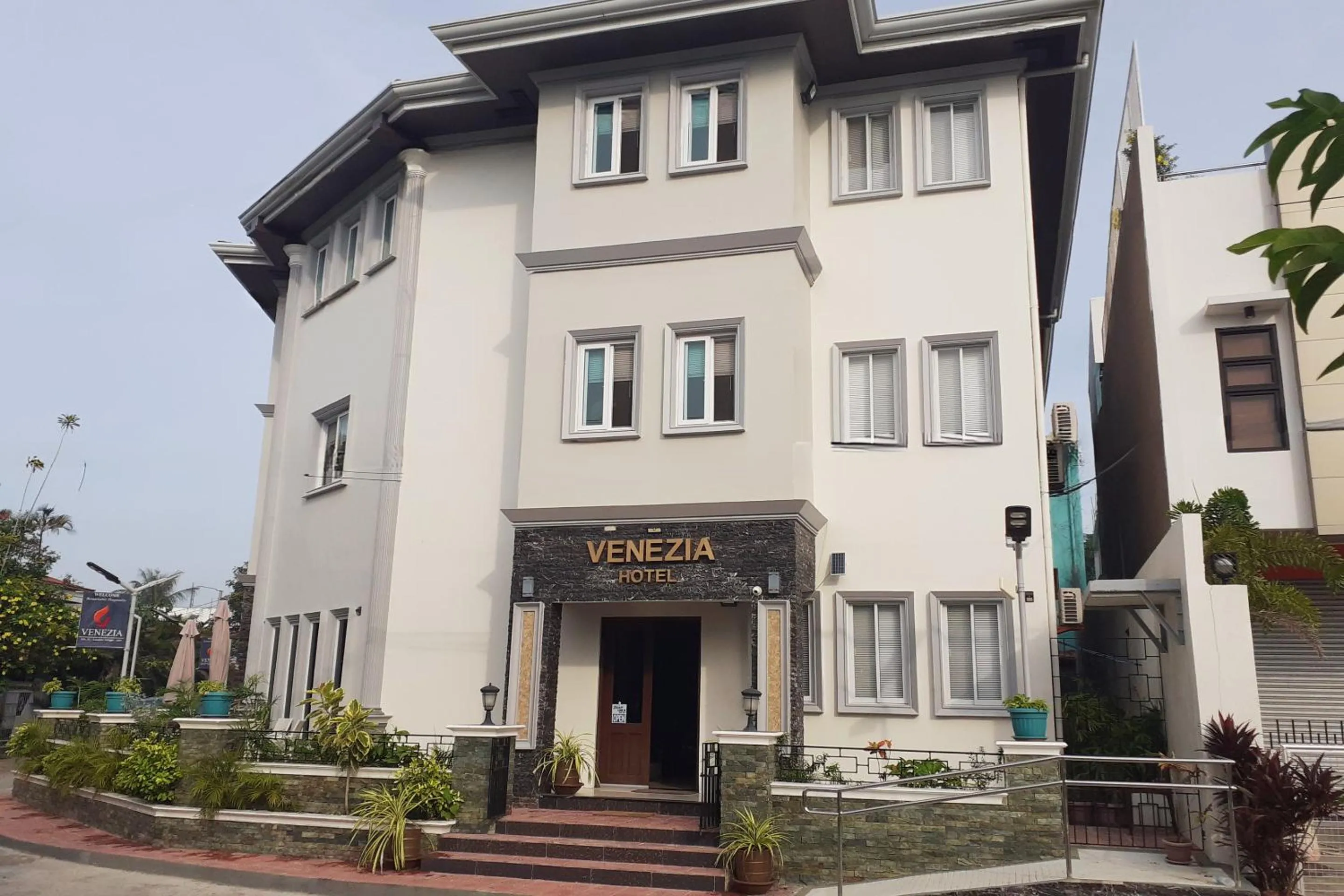 Venezia Suites Hotel Iloilo