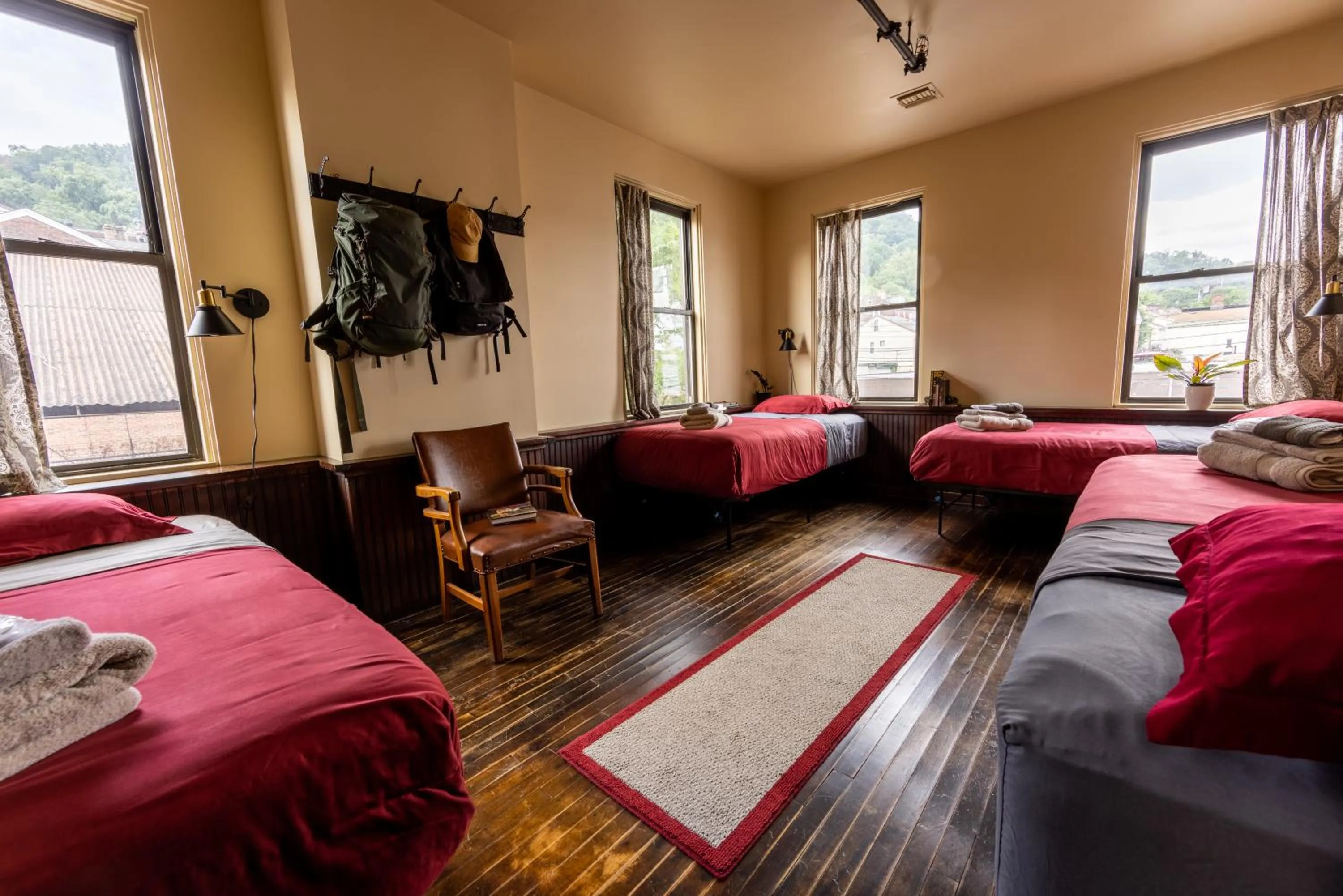 Classic Quadruple Room in Traveler's Rest Hotel