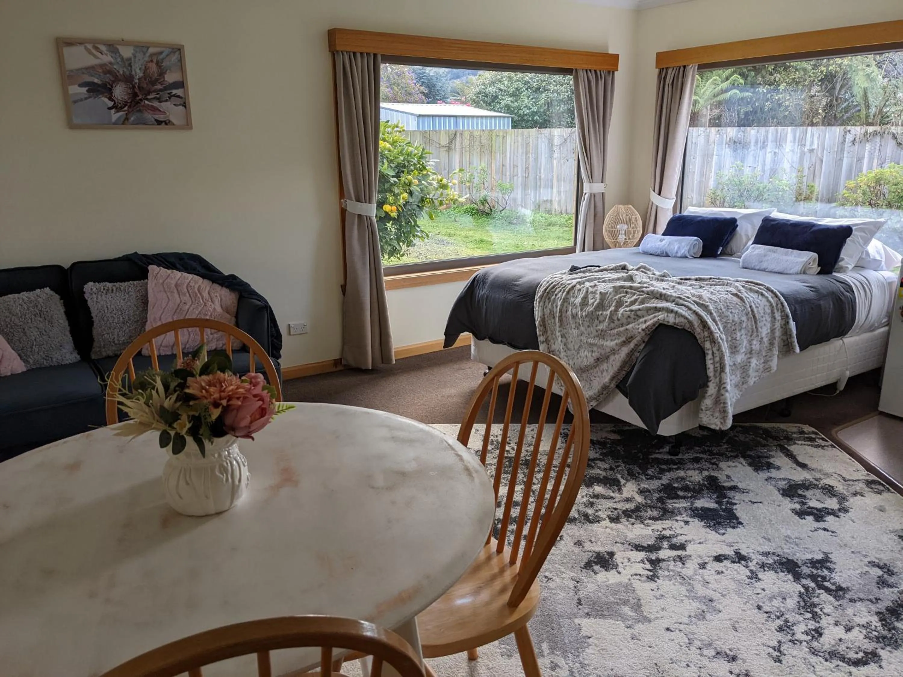 Deluxe Family Suite - single occupancy in Smugglers Rest Apartments Dover