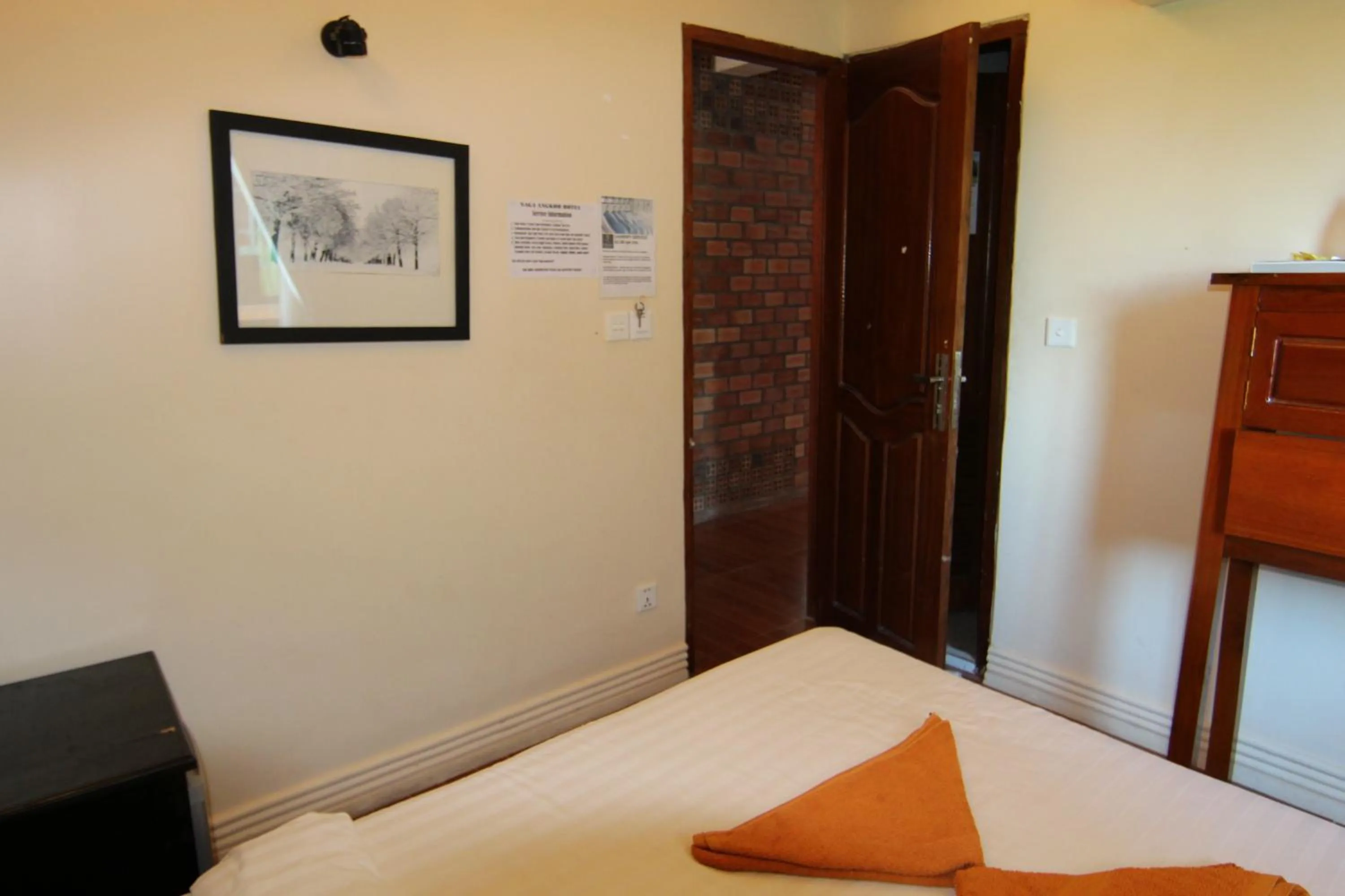 Superior Double Room - single occupancy in Naga Angkor Hostel