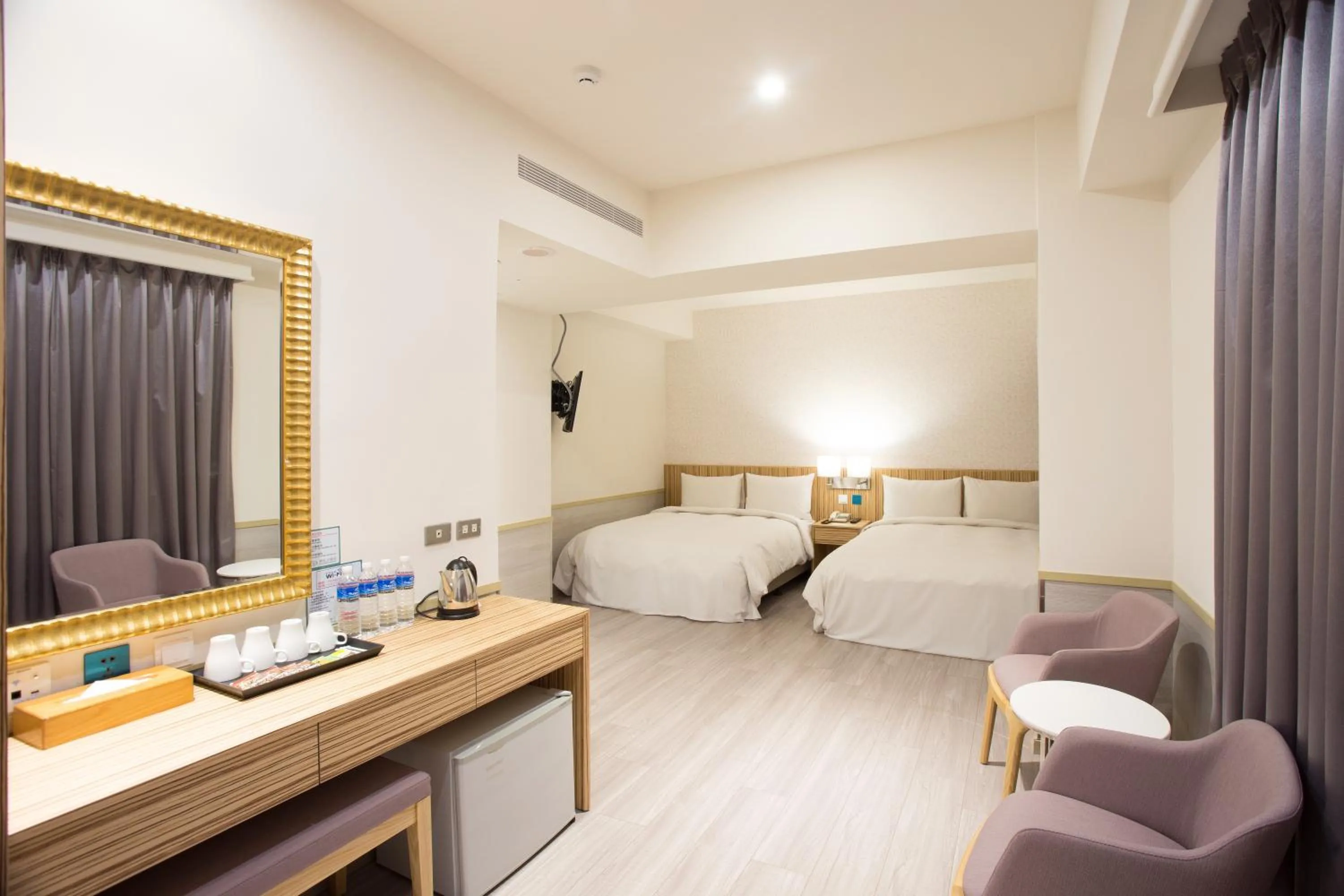 Deluxe Family Room in Rainbow Hotel