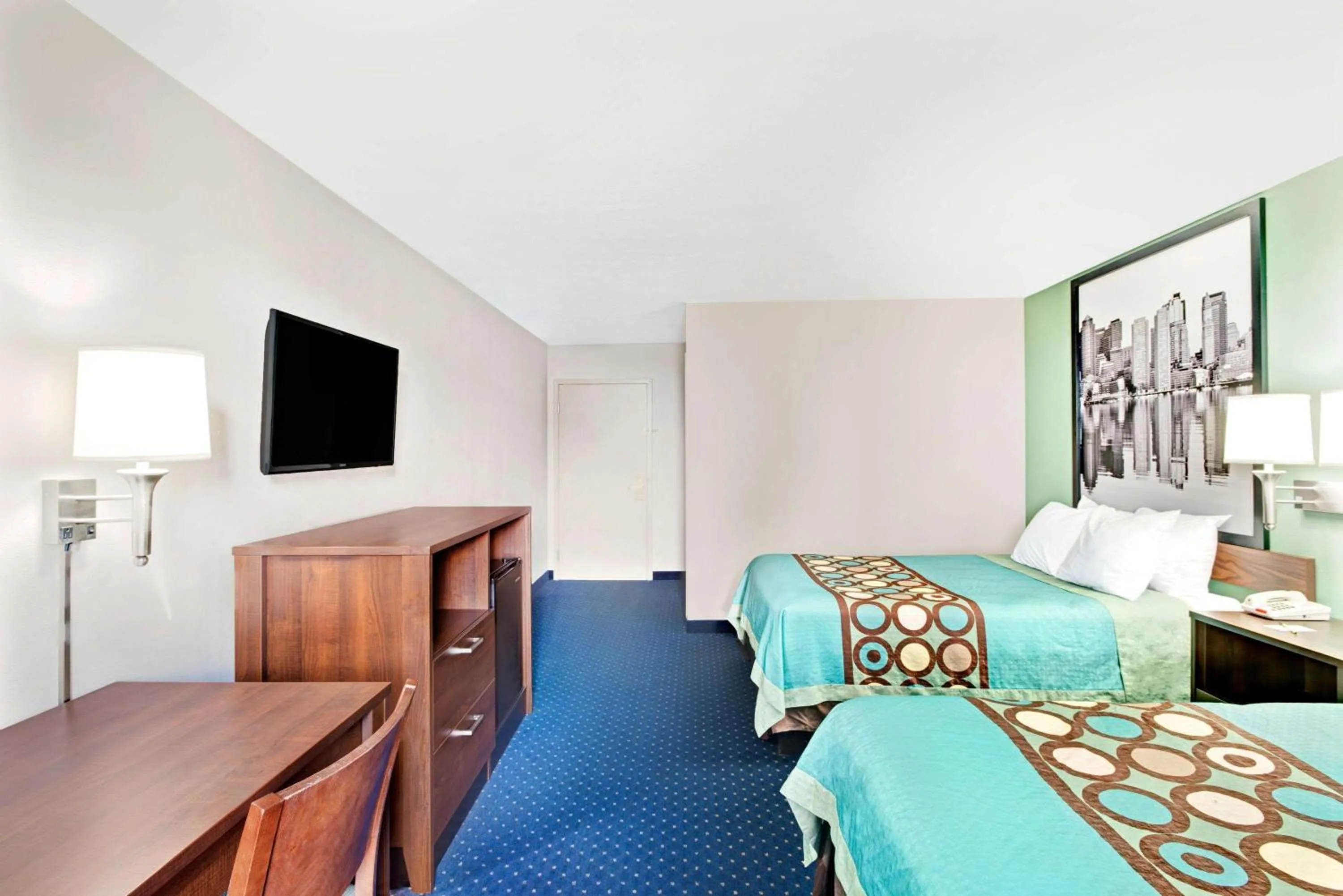 Double Room with Two Double Beds - Non-Smoking in Super 8 by Wyndham Brockton