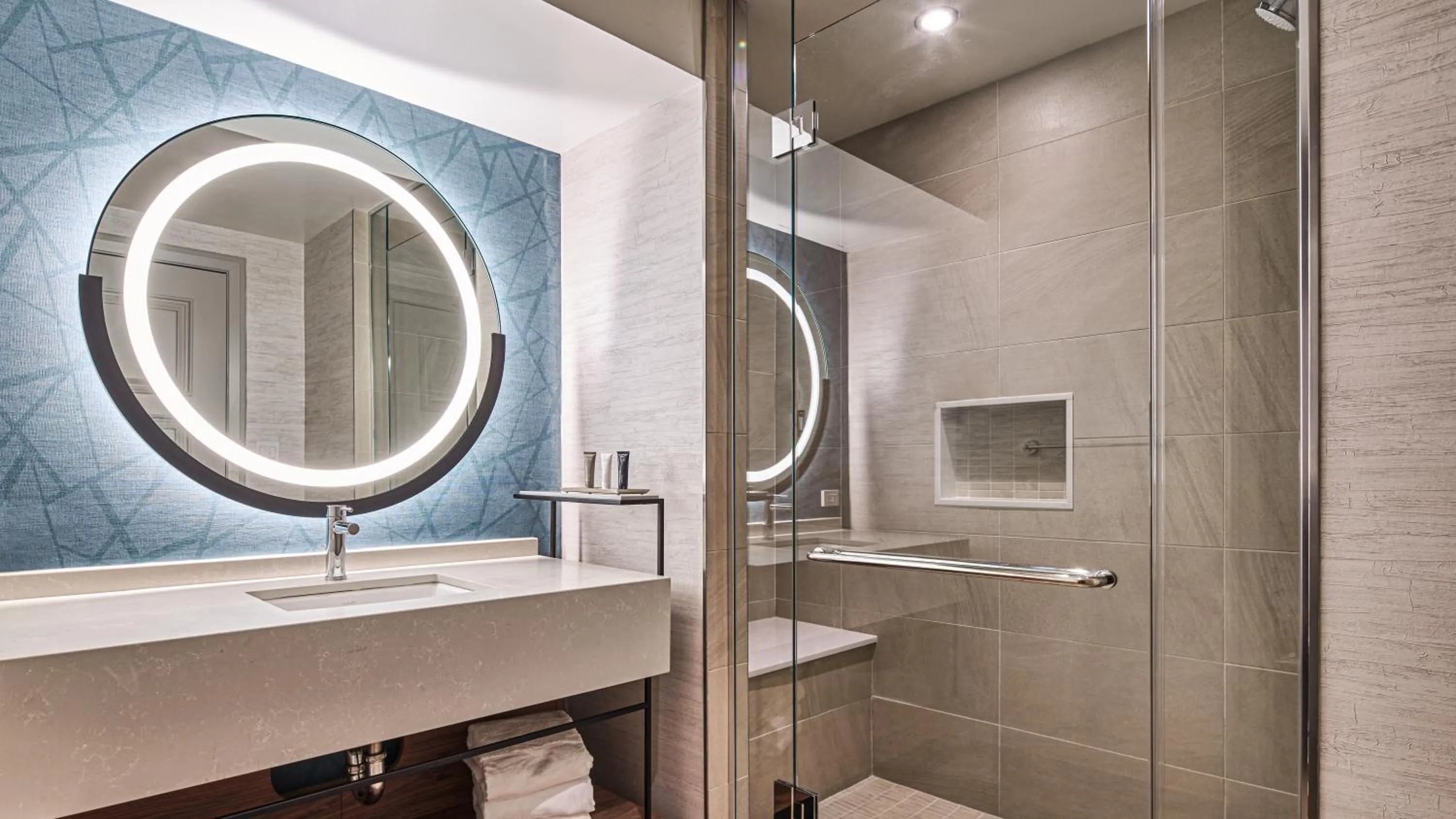 Waterfront Tower, High Floor, City View, 1 King, Non-Smoking in Harrah's Resort Atlantic City, A Caesars Destination