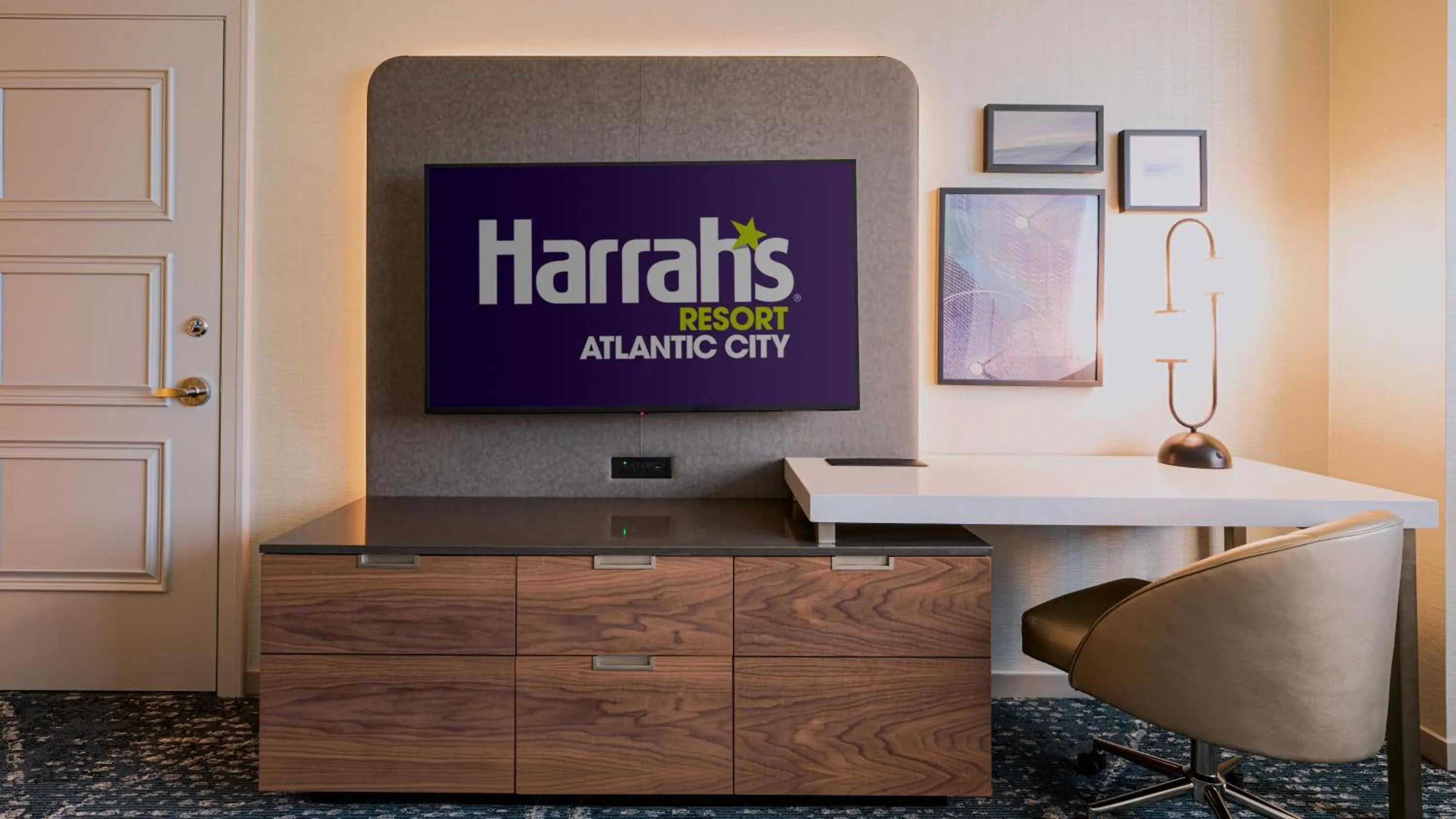 Waterfront Tower, High Floor, Bay View, 1 King, Non-Smoking  in Harrah's Resort Atlantic City, A Caesars Destination