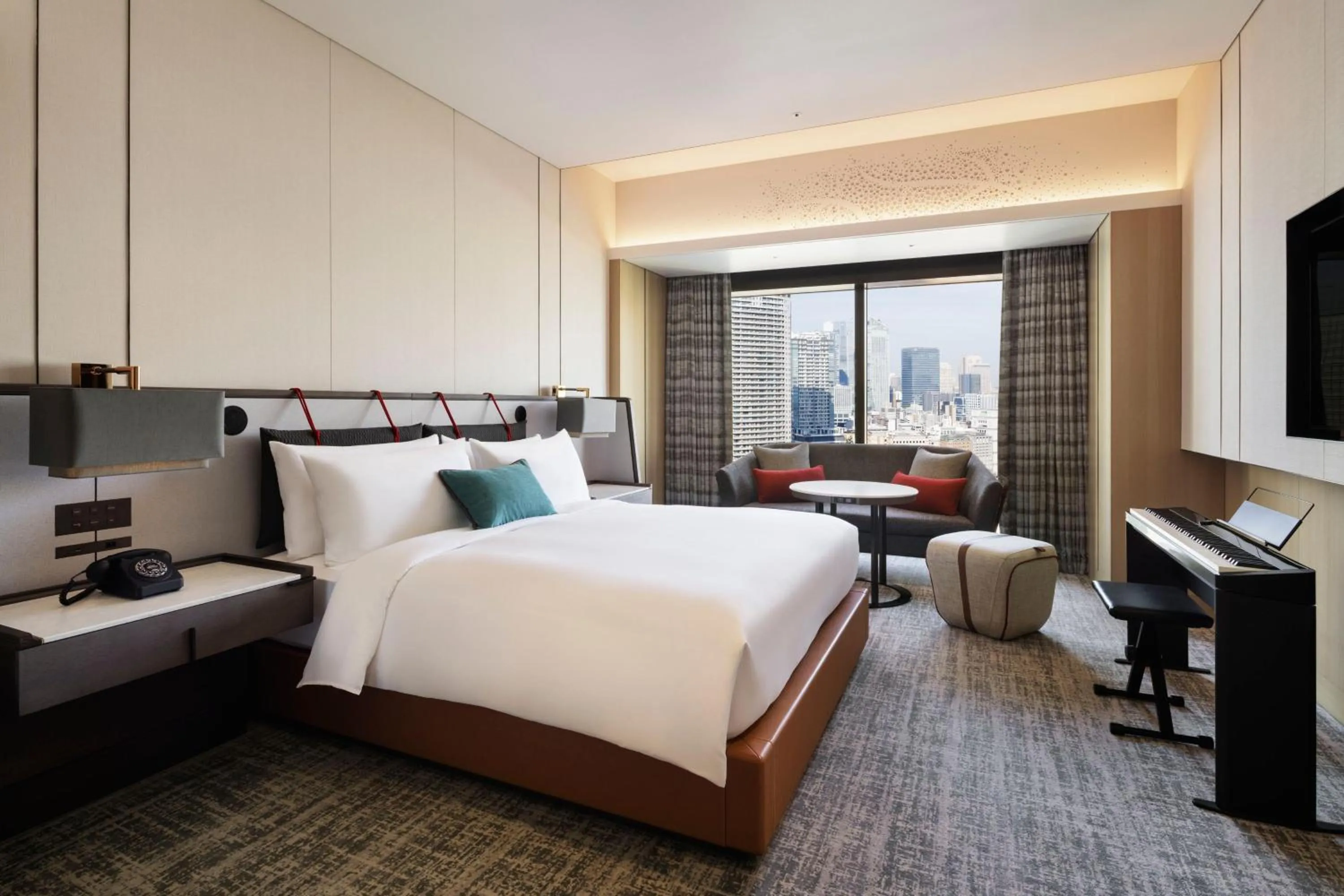 chapter 1 King in mesm Tokyo, Autograph Collection