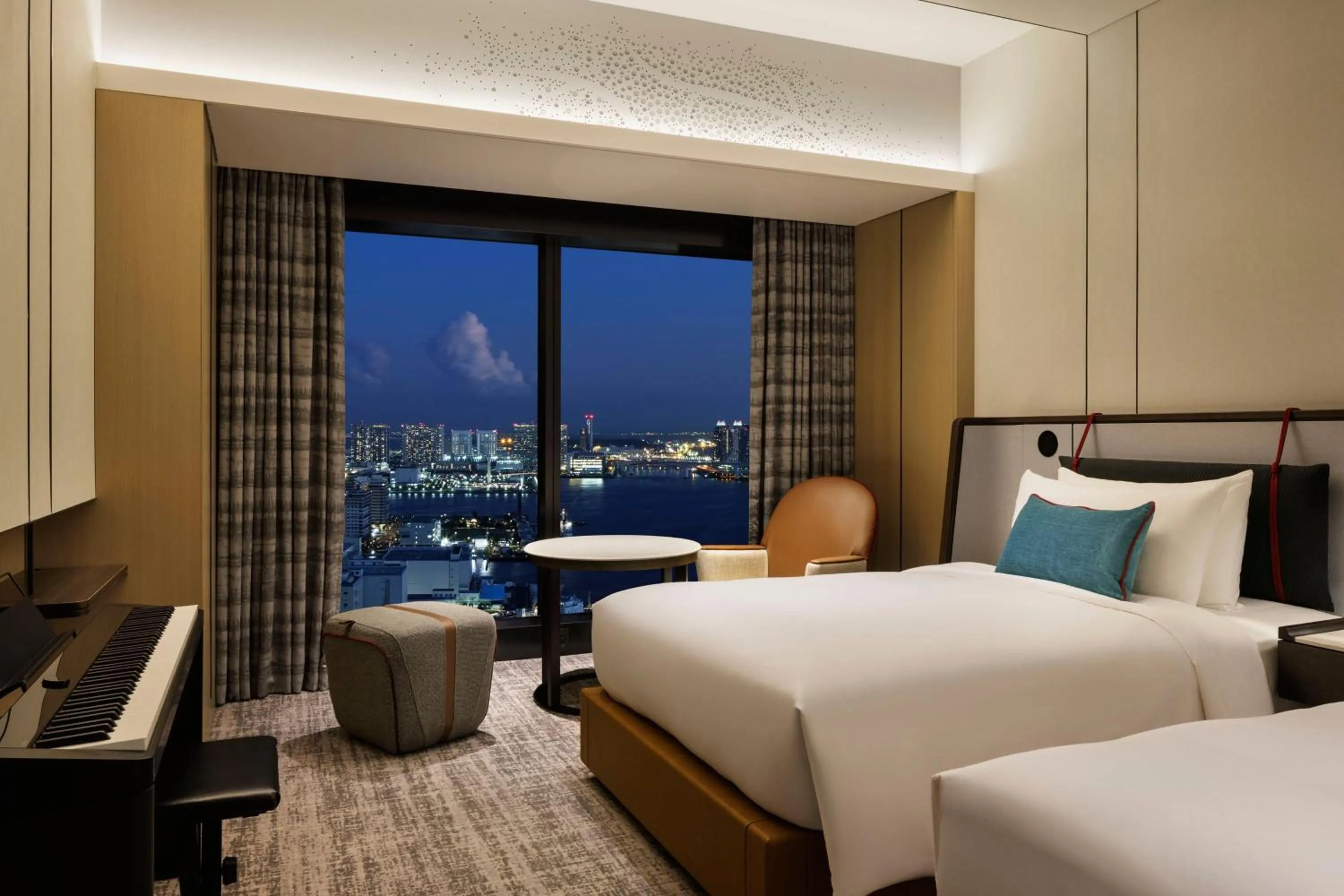 Chapter 1 Twin Executive (High Floor) in mesm Tokyo, Autograph Collection