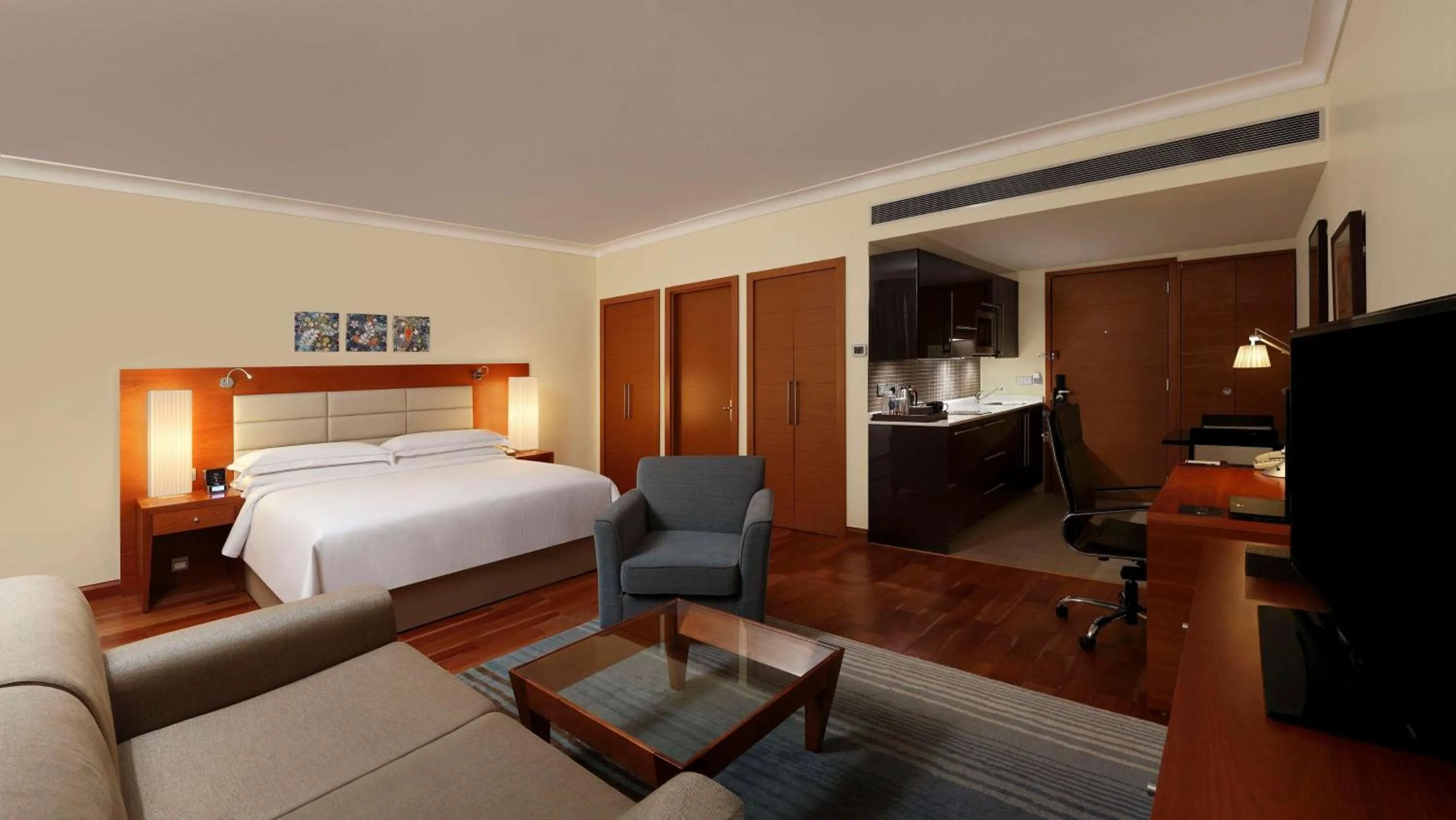 King Room in Hilton Bangalore Embassy GolfLinks