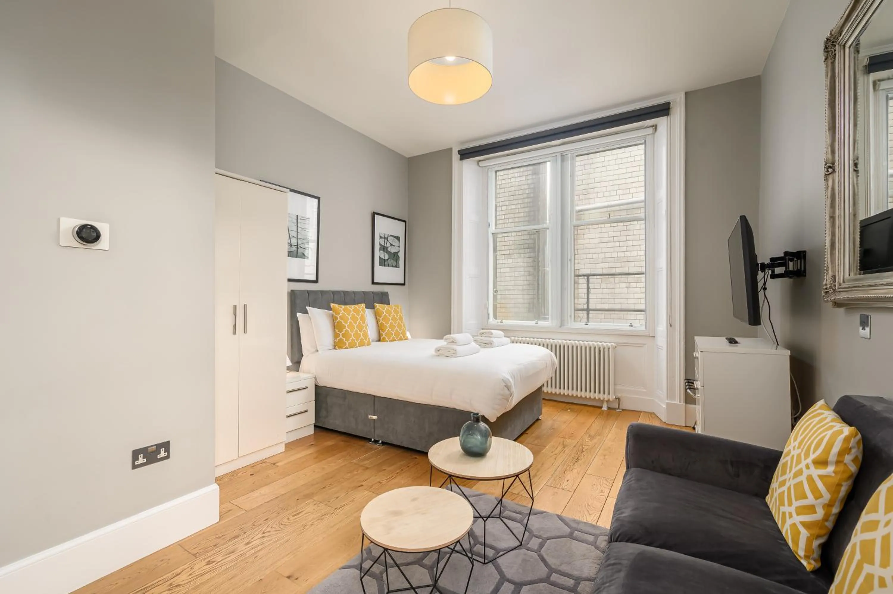 Studio (2 Adults) in Destiny Scotland - St Andrew Square Apartments