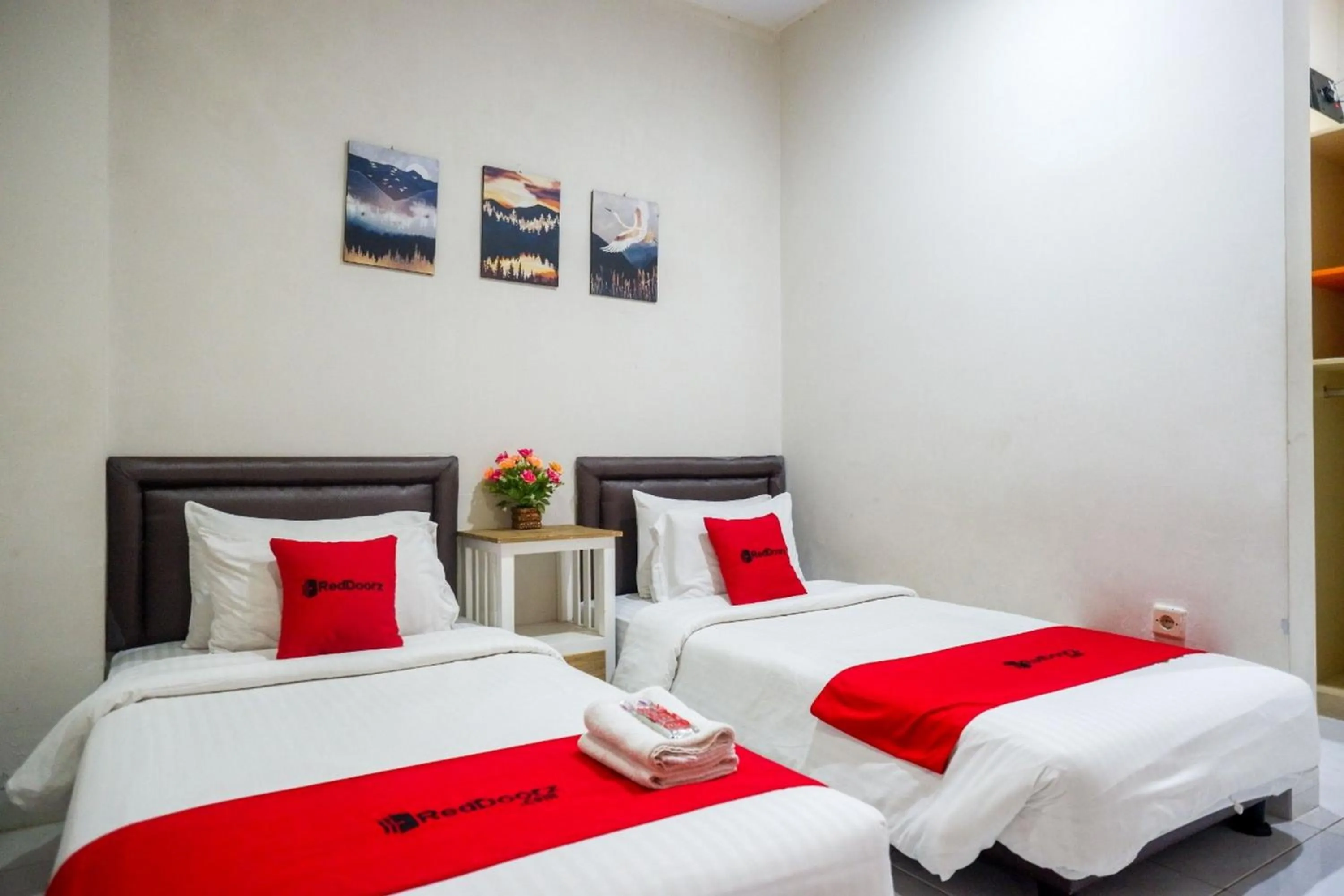 Twin Room in RedDoorz near Affandi Gejayan 2