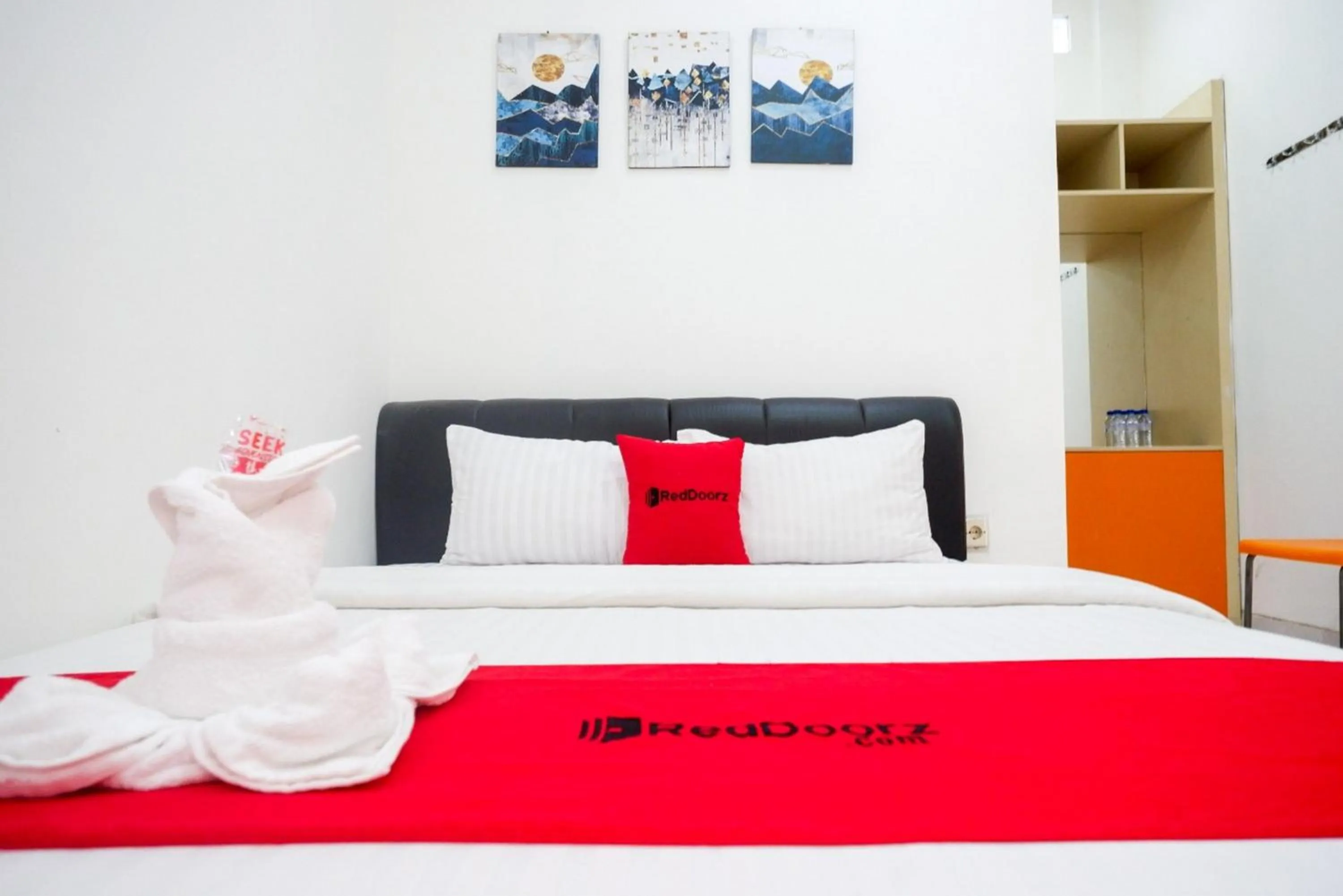 Double Room in RedDoorz near Affandi Gejayan 2