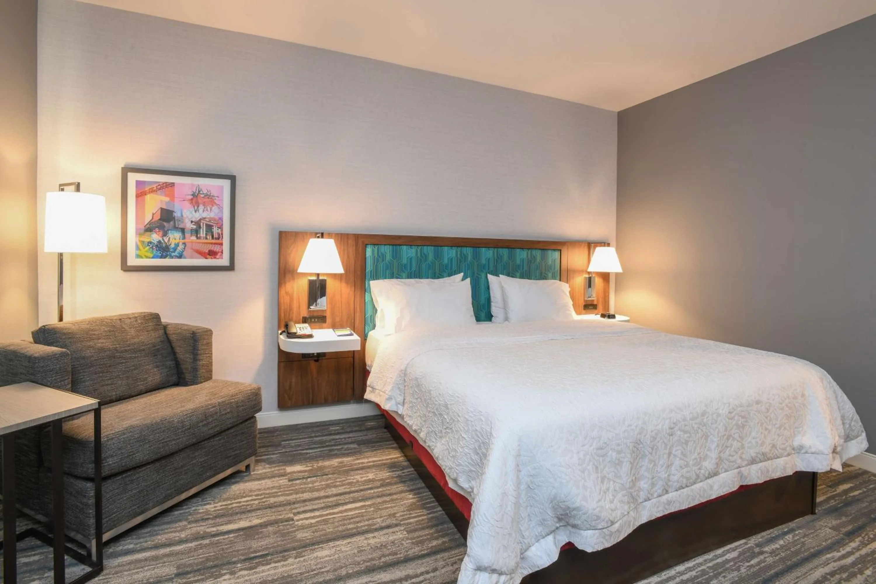 King Room in Hampton Inn & Suites Cincinnati Liberty Township