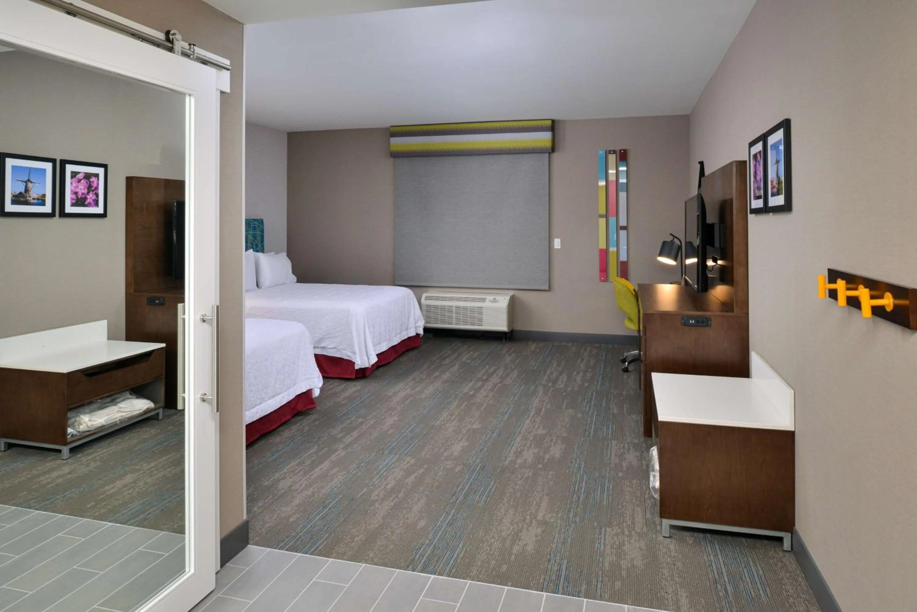 Queen Room with Two Queen Beds - Mobility and Hearing Access/Non-Smoking in Hampton Inn & Suites Adrian, Mi