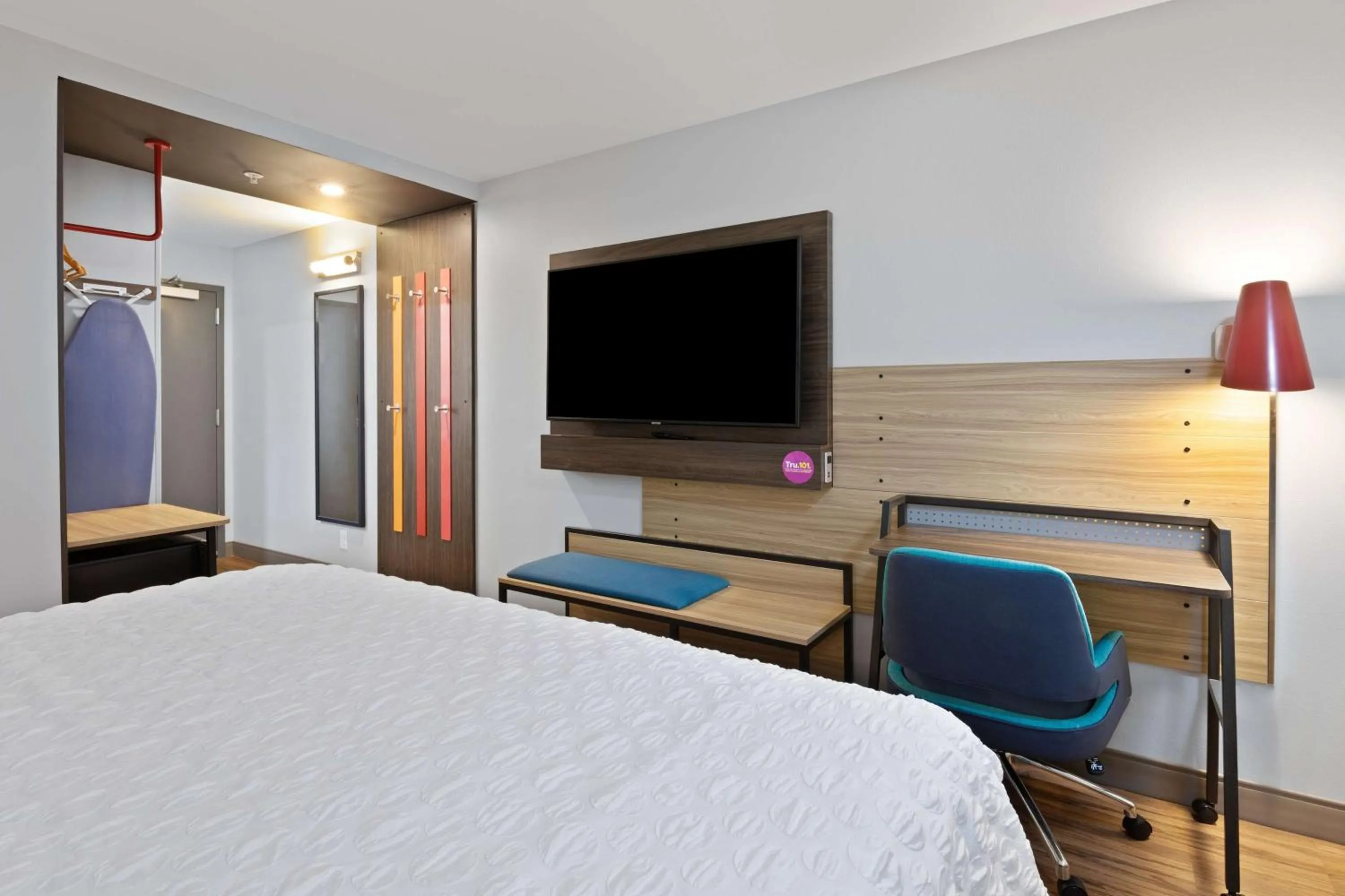 King Room in Tru By Hilton Sharonville, OH