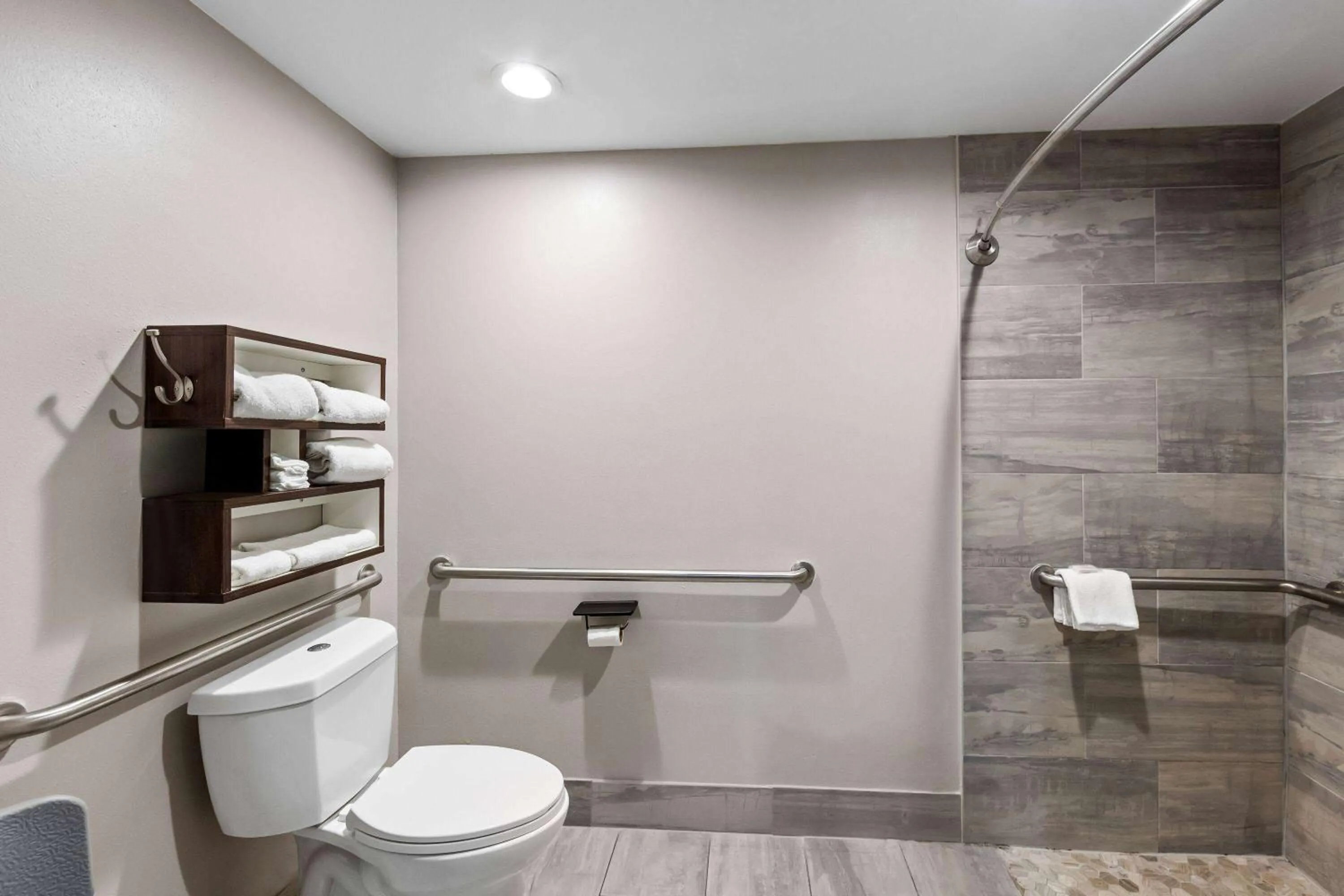 Deluxe Double Room with Two Double Beds - Disability Access - Non-Smoking in Howard Johnson by Wyndham Jackson