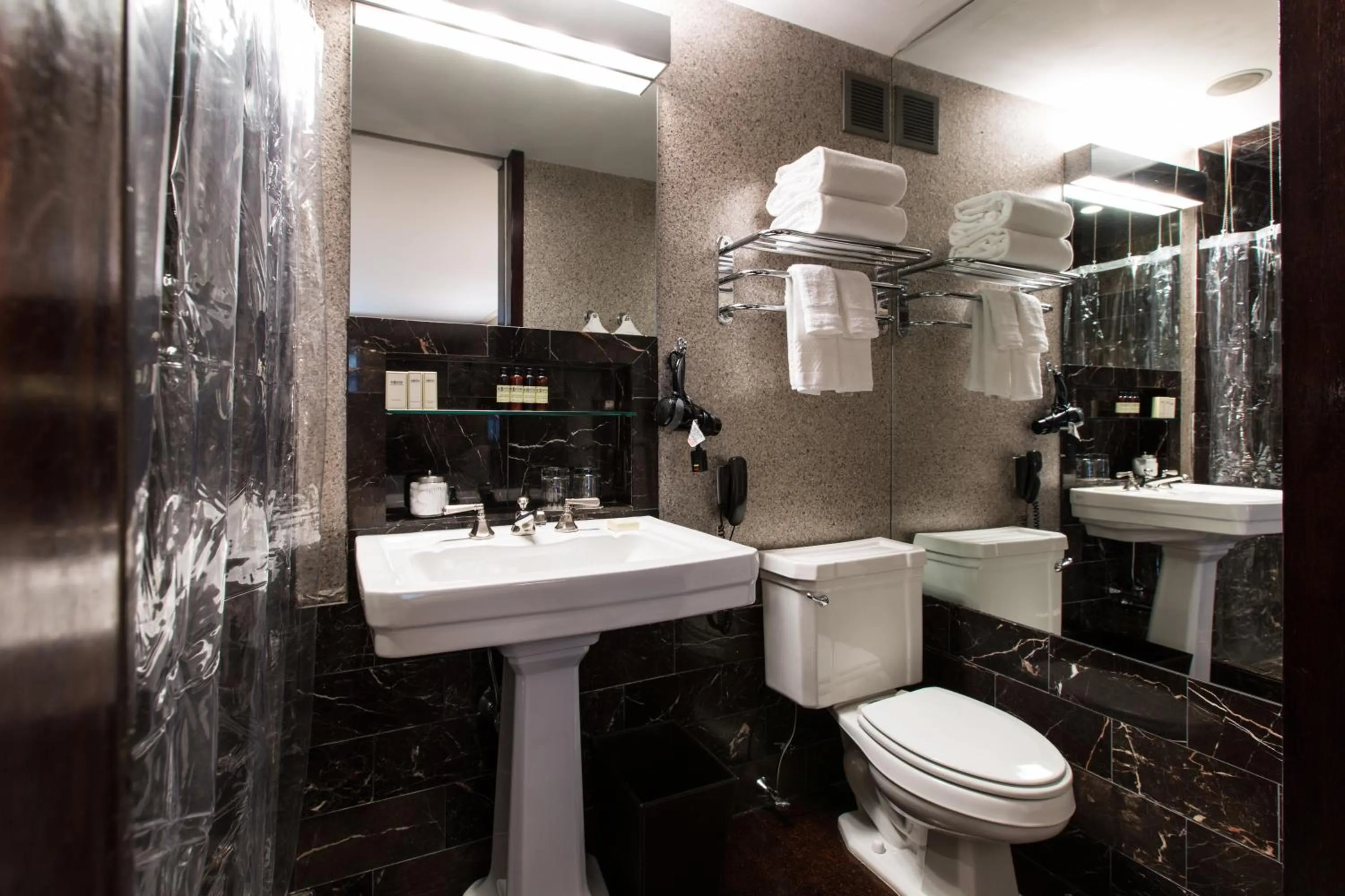 Petite Room in City Club Hotel