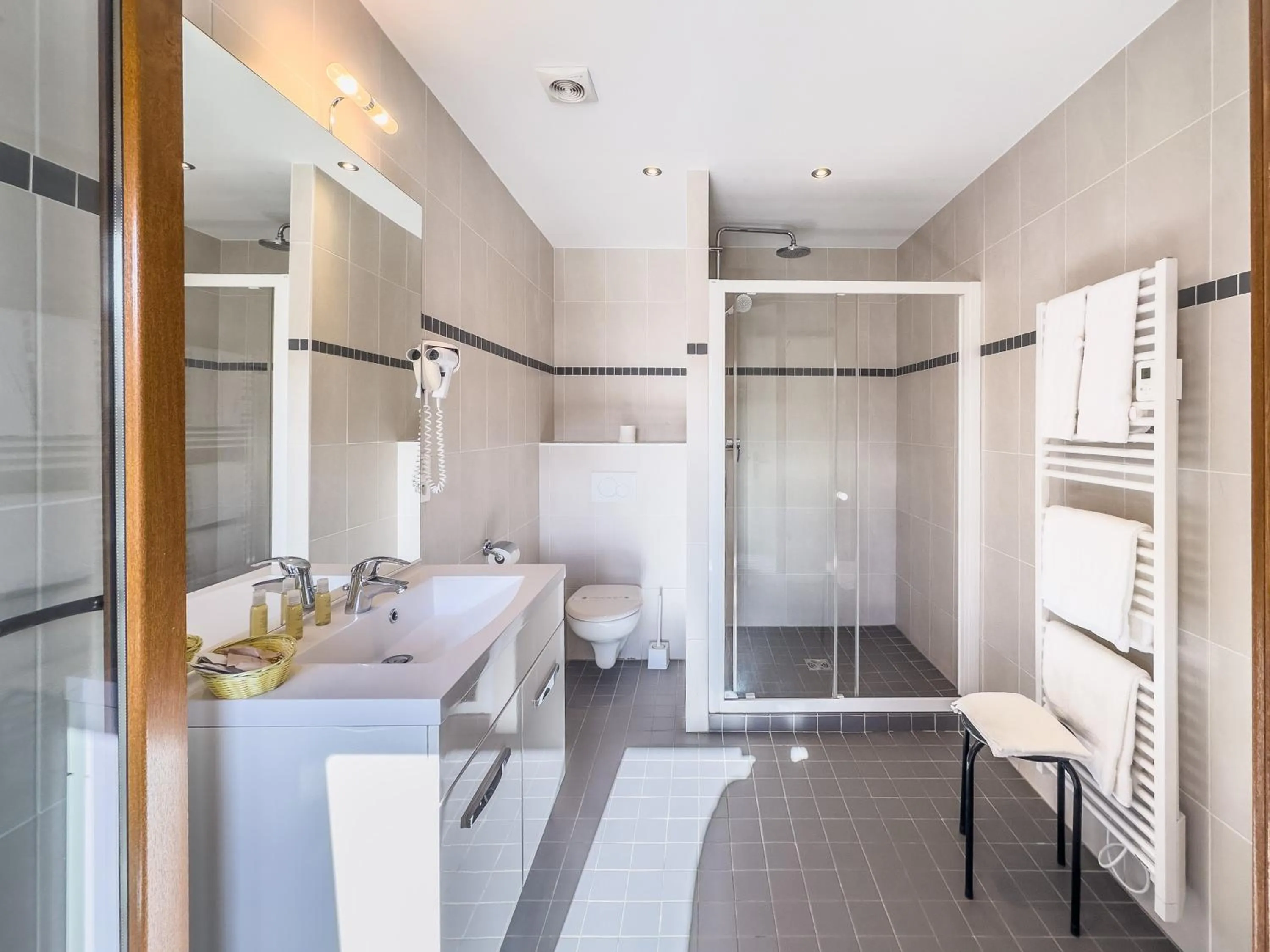 Twin Room in Hôtel De La Plage