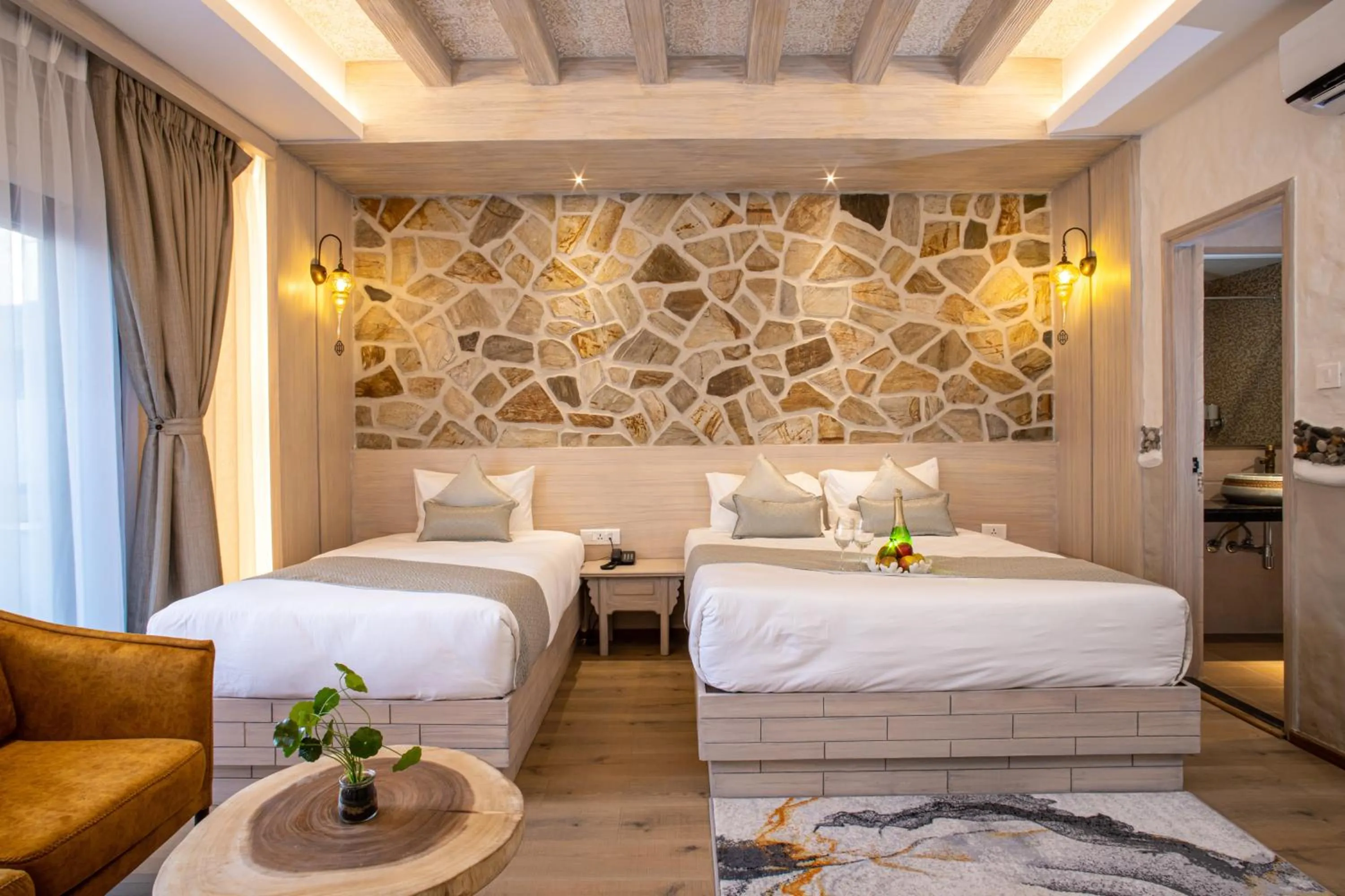 Superior Deluxe Room with Bathtub -- 15% off on Food and Beverage and Sauna and Steam in Arushi Boutique Hotel