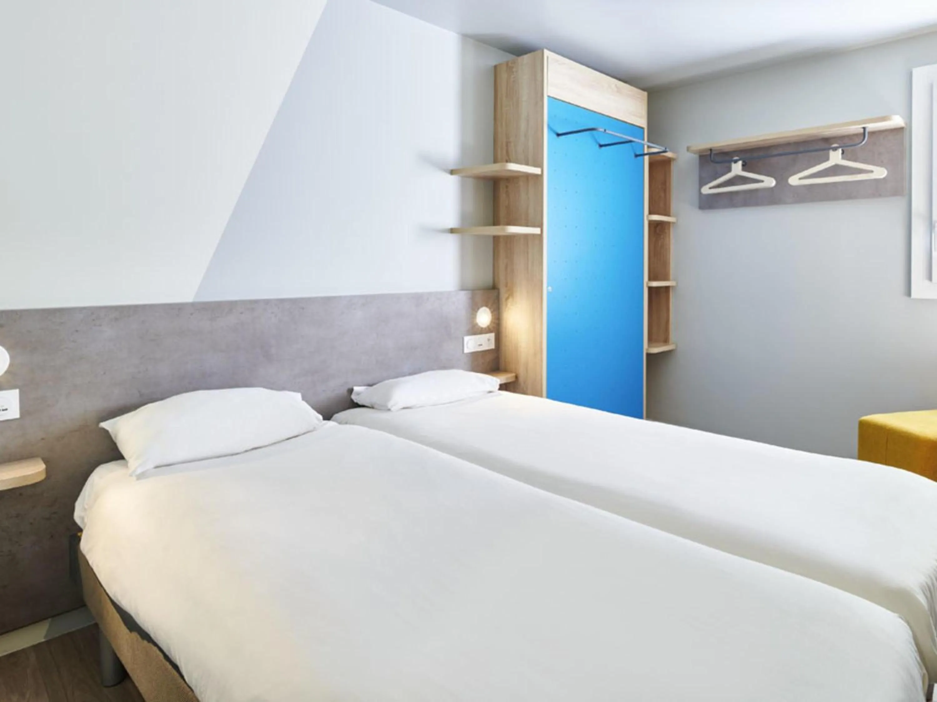 Twin Room in ibis budget Bayonne