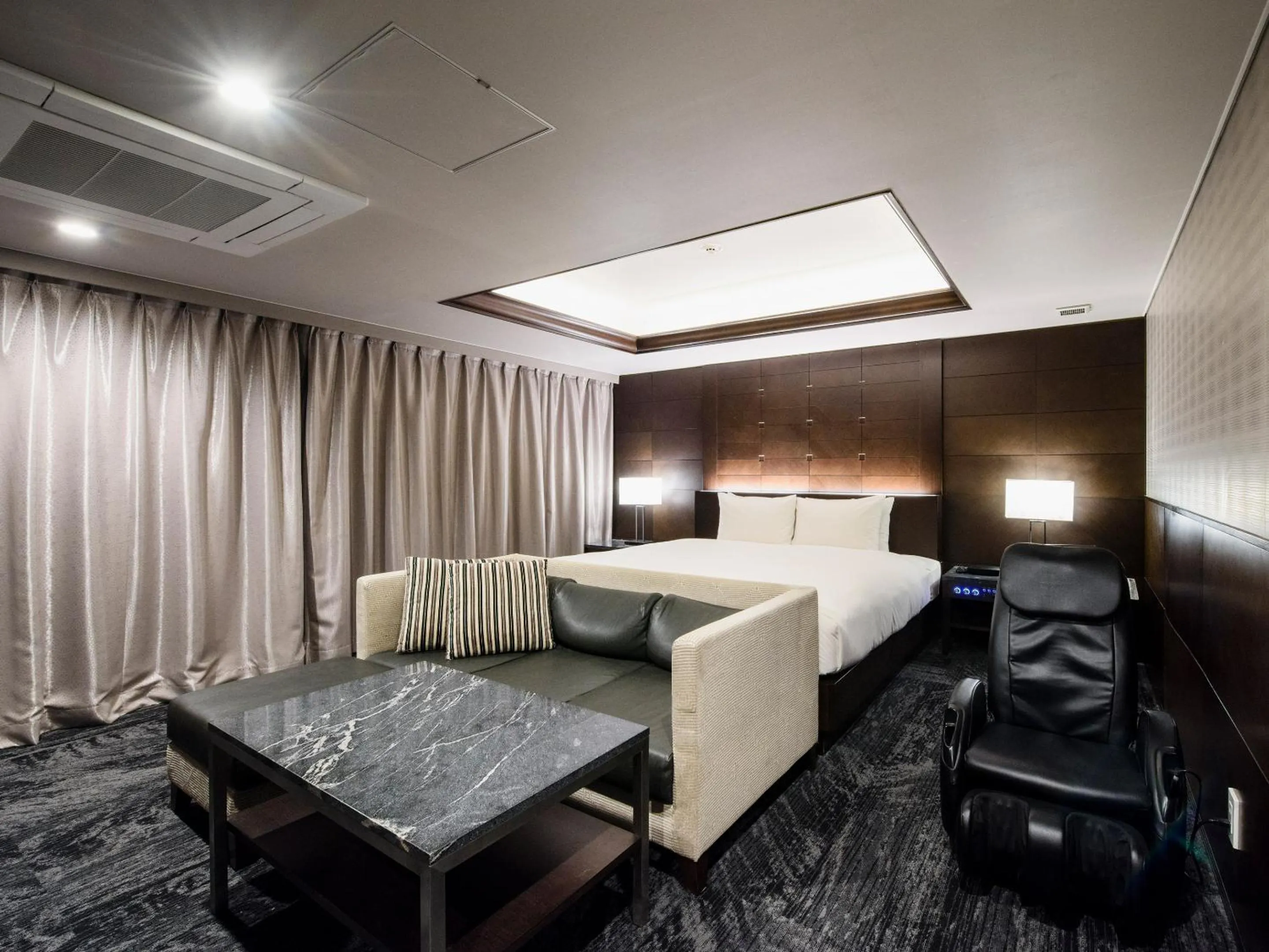 Premium Double Room - Smoking in Meguroholic Hotel