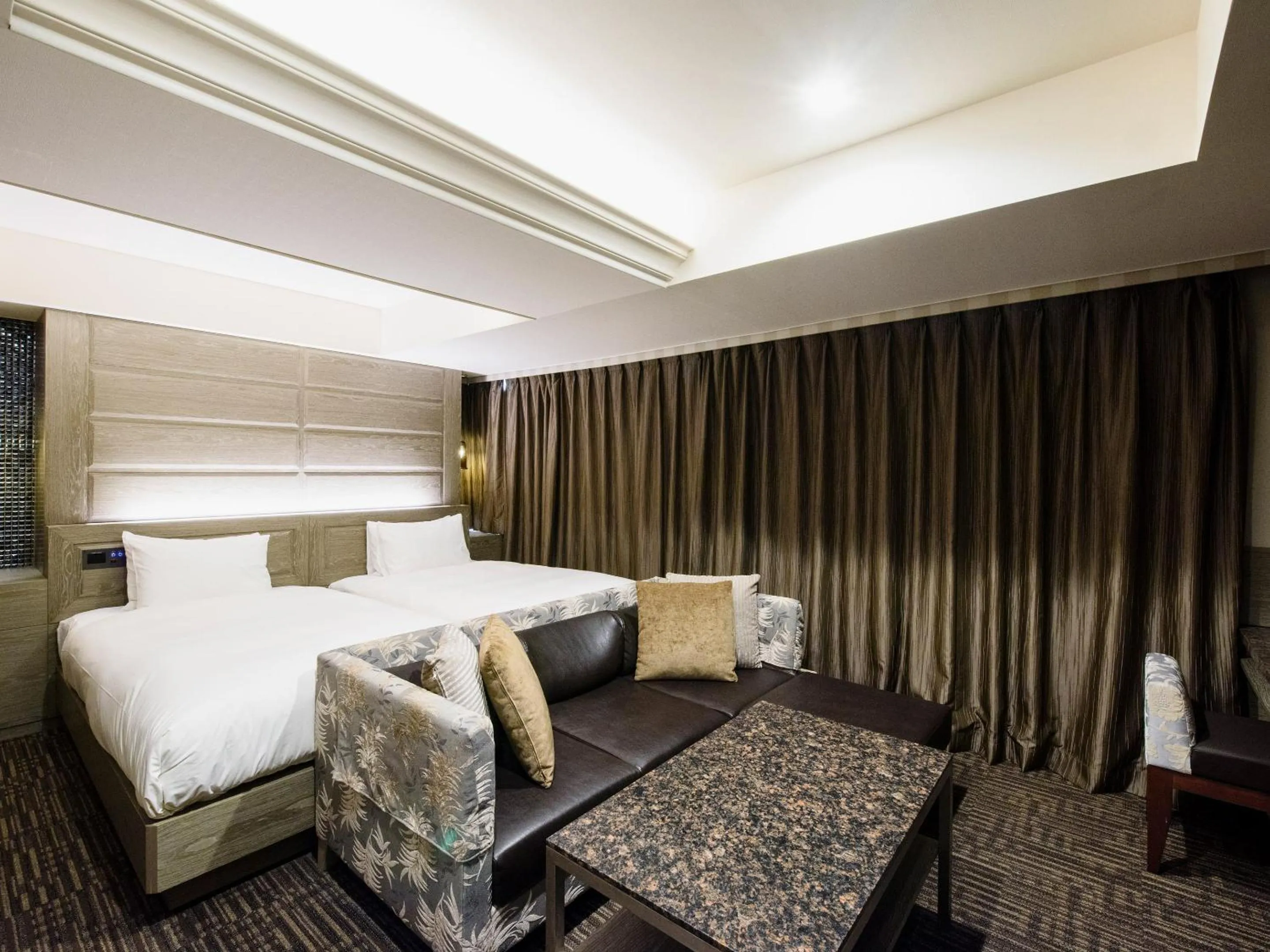 Deluxe Twin Room - Smoking in Meguroholic Hotel