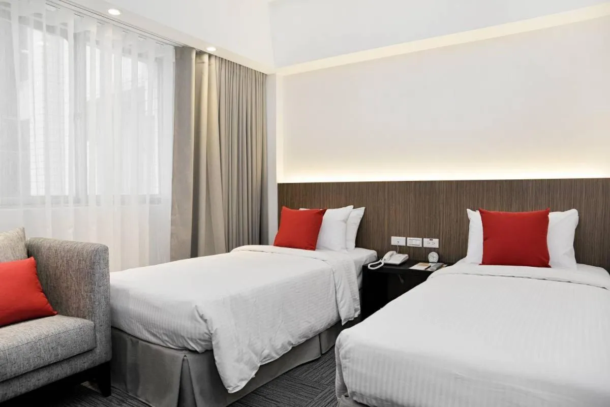 Deluxe Twin Room (B) in Emperor Hotel