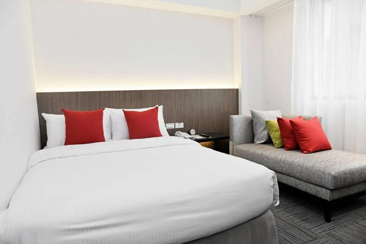 Deluxe Double Room in Emperor Hotel