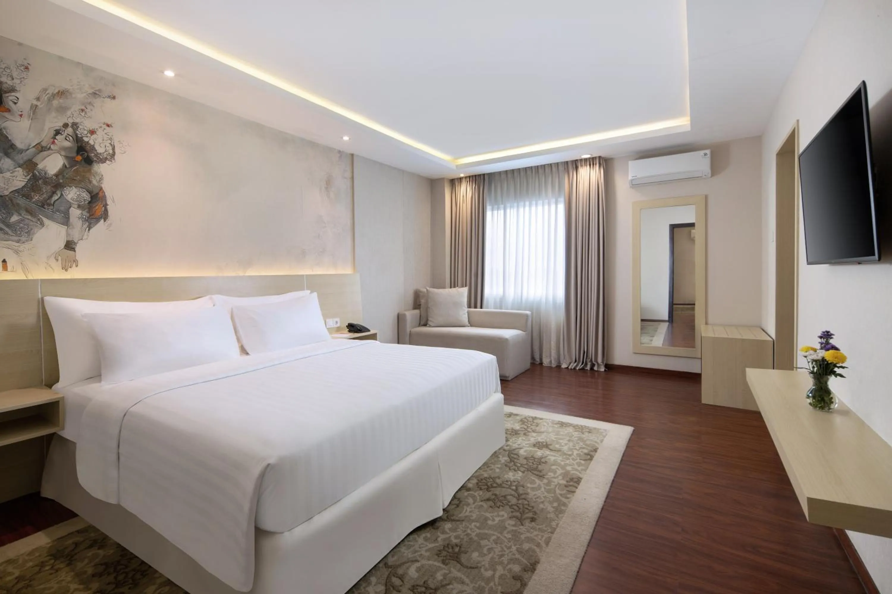 King Suite in Four Star by Trans Hotel