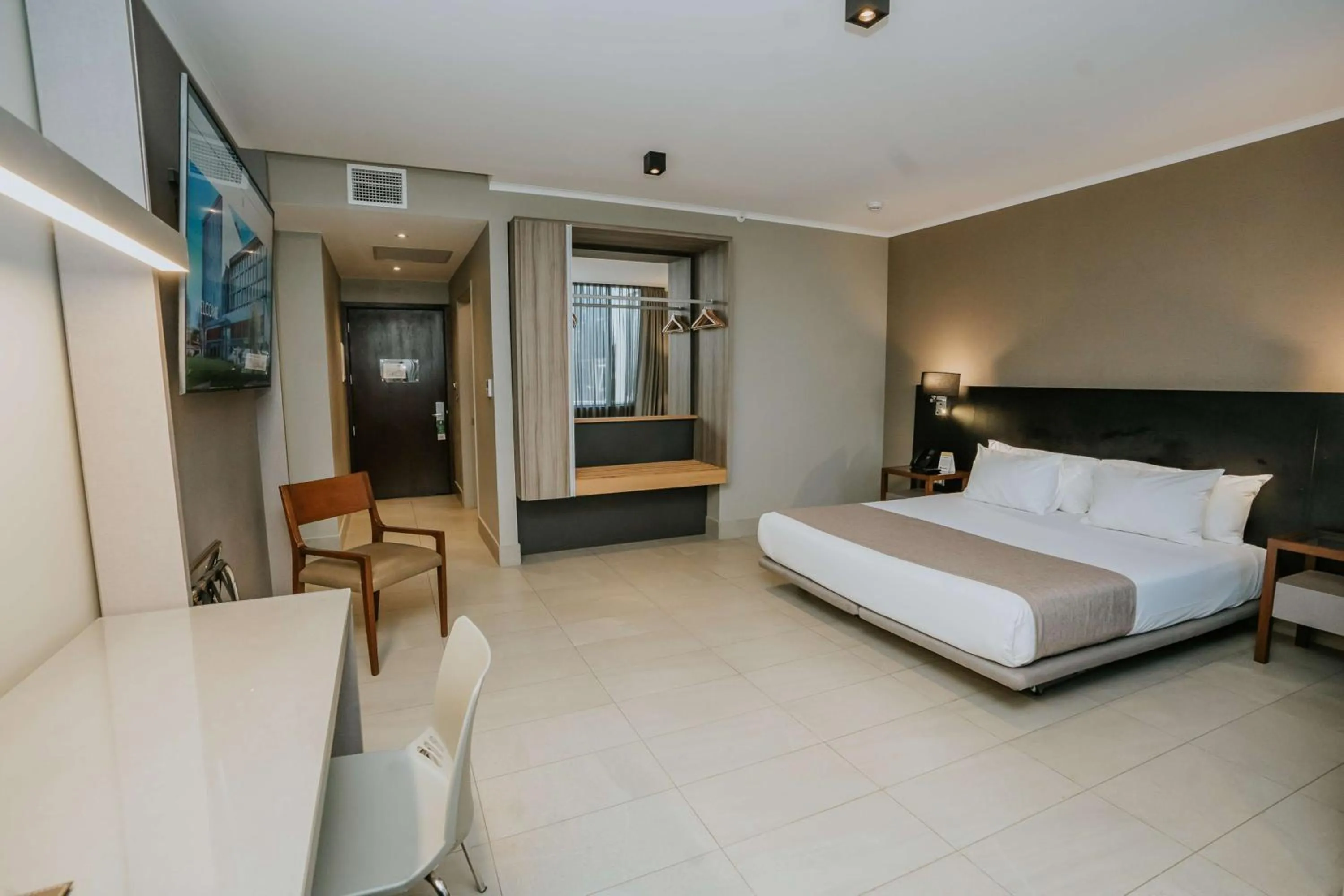 King Room - Disability Access/Non-Smoking in Best Western Ferrat