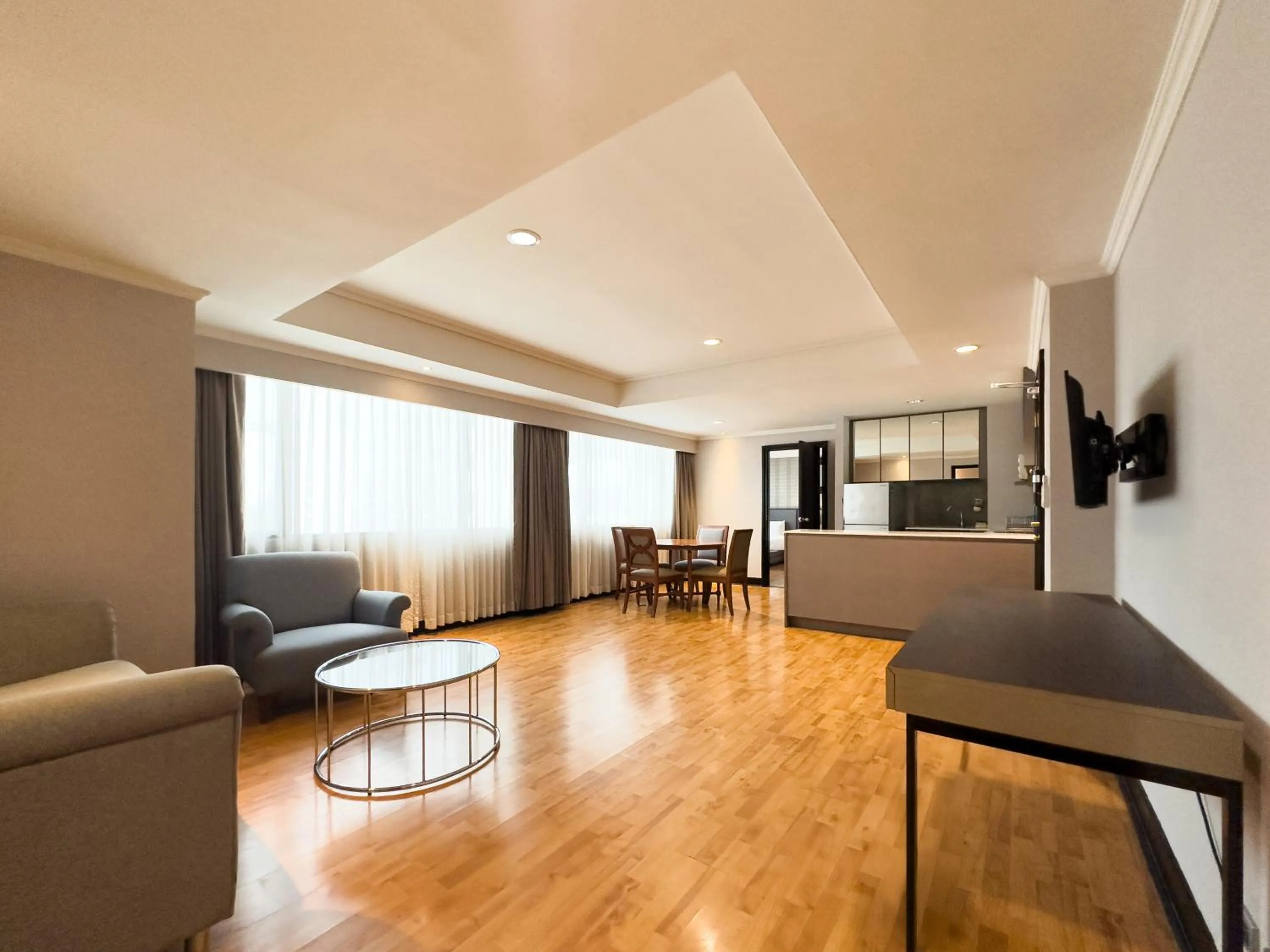 Grand Suite Connected in Rembrandt Residences Bangkok
