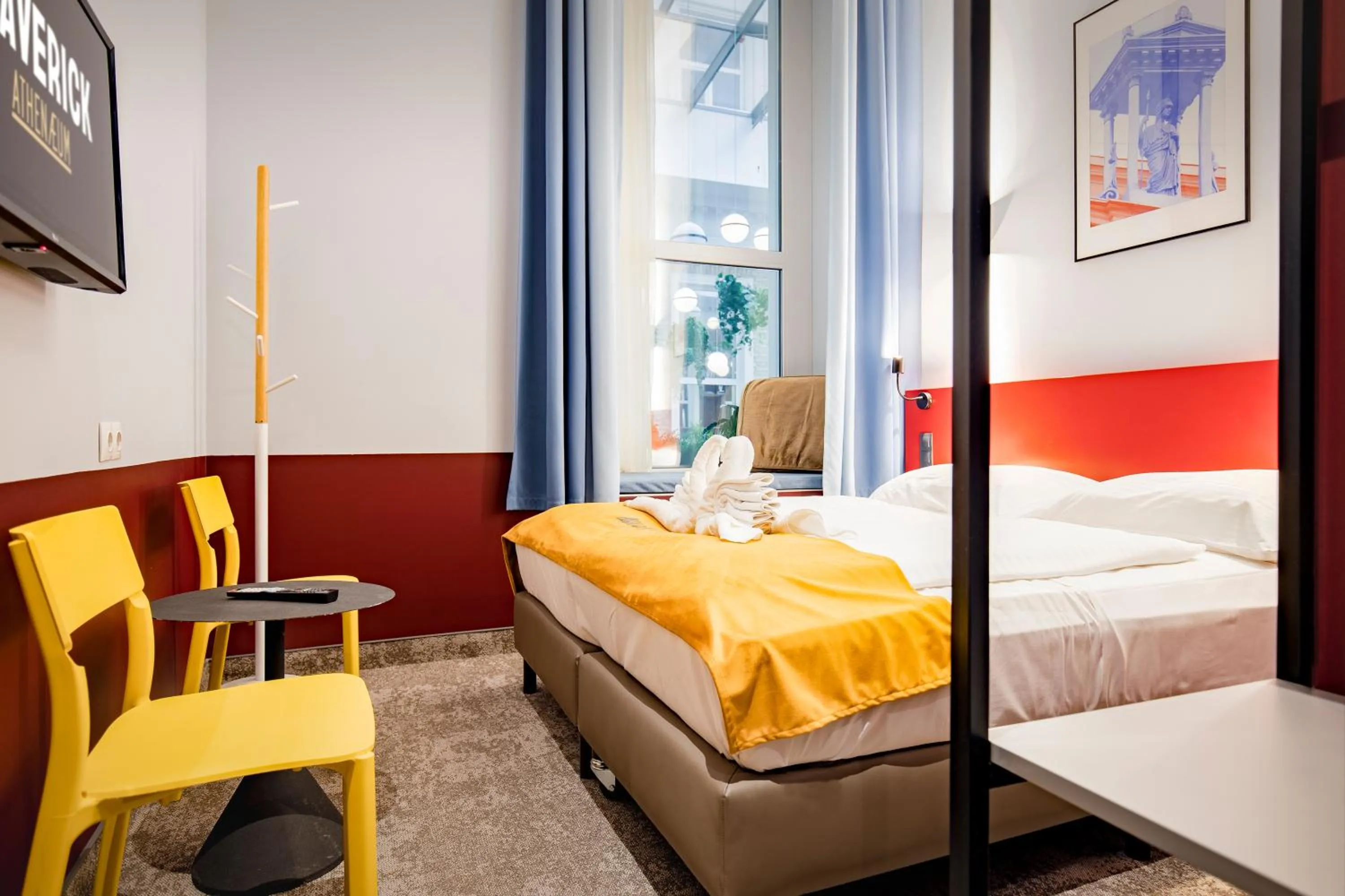 Double or Twin Room with Private Bathroom - single occupancy in Maverick Athenaeum