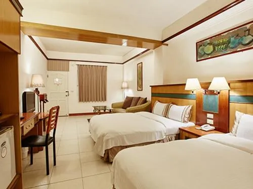 Deluxe Family Suite in Rainbow Resort Hotel